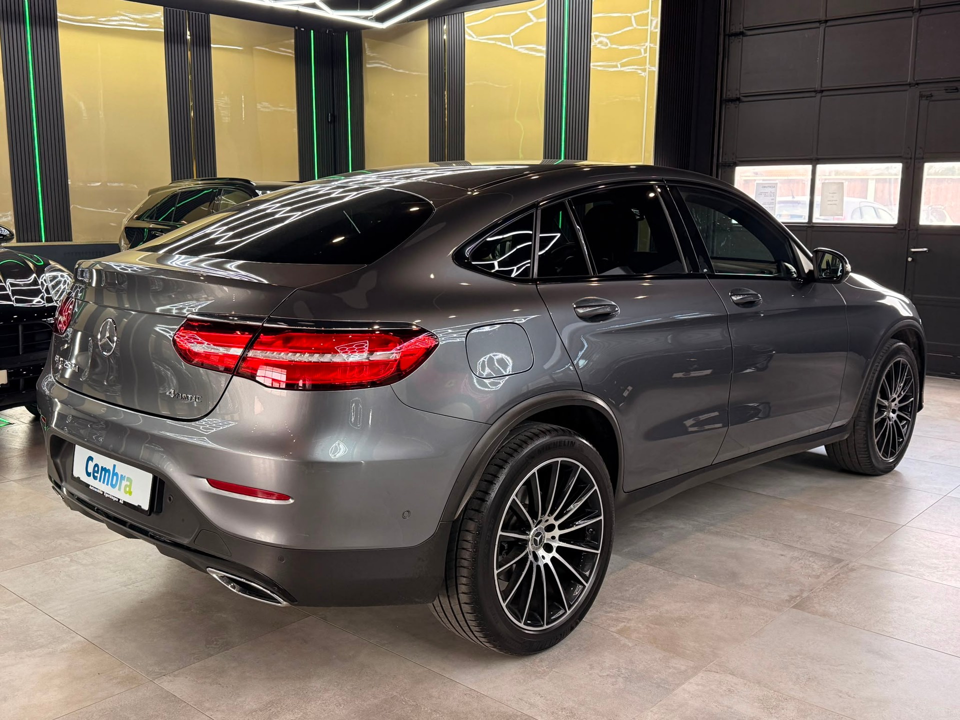 MERCEDES-BENZ GLC Coupé 250 d AMG Line 4Matic 9G-Tronic-image-4