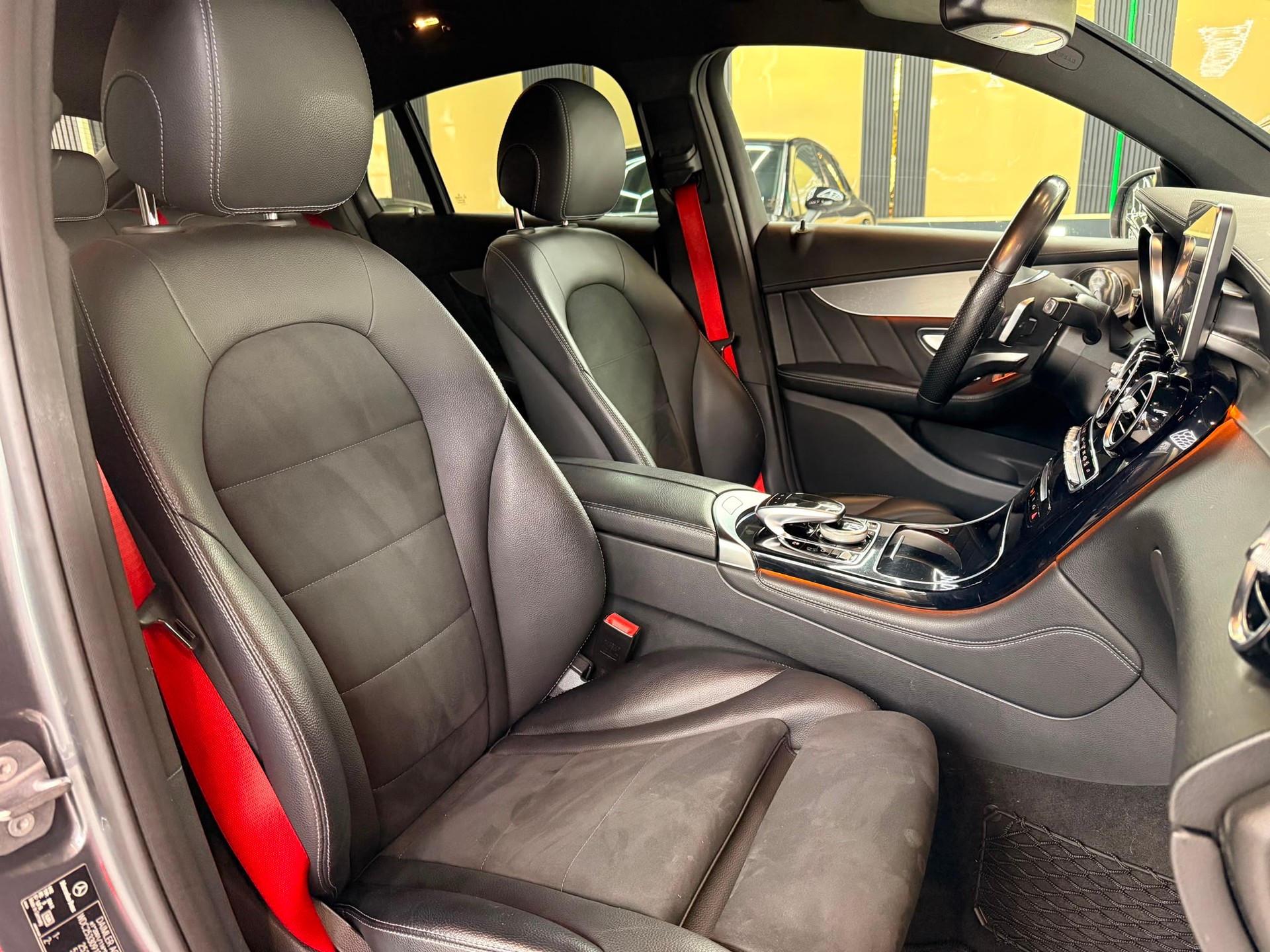 MERCEDES-BENZ GLC Coupé 250 d AMG Line 4Matic 9G-Tronic-image-11