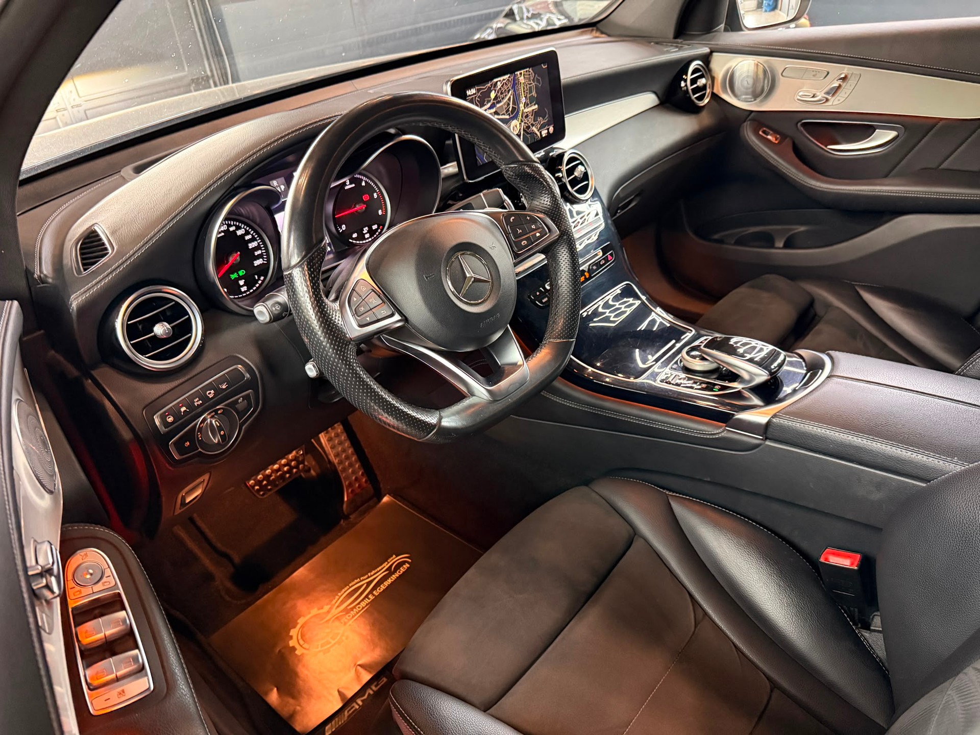 MERCEDES-BENZ GLC Coupé 250 d AMG Line 4Matic 9G-Tronic-image-8