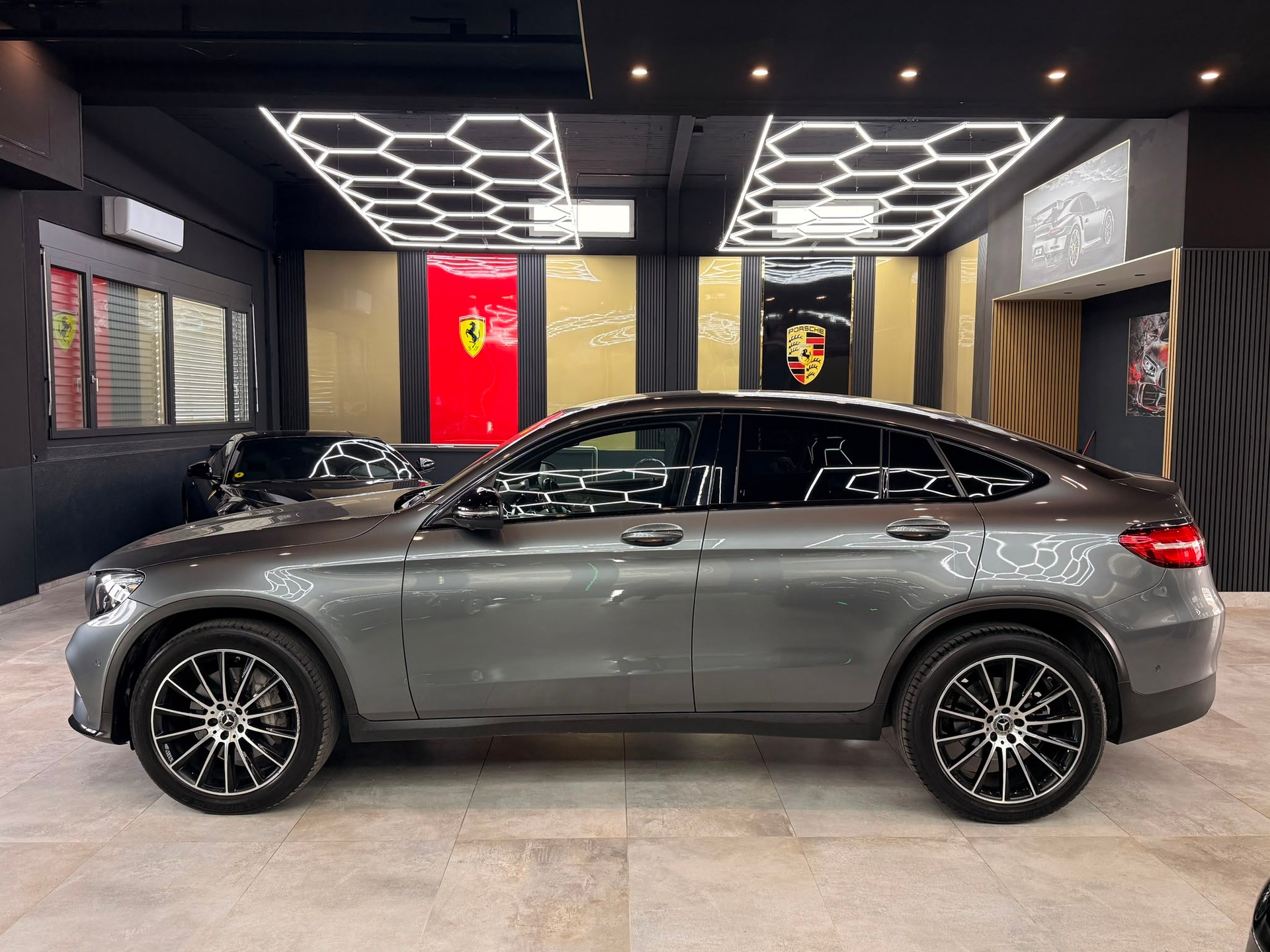 MERCEDES-BENZ GLC Coupé 250 d AMG Line 4Matic 9G-Tronic-image-7