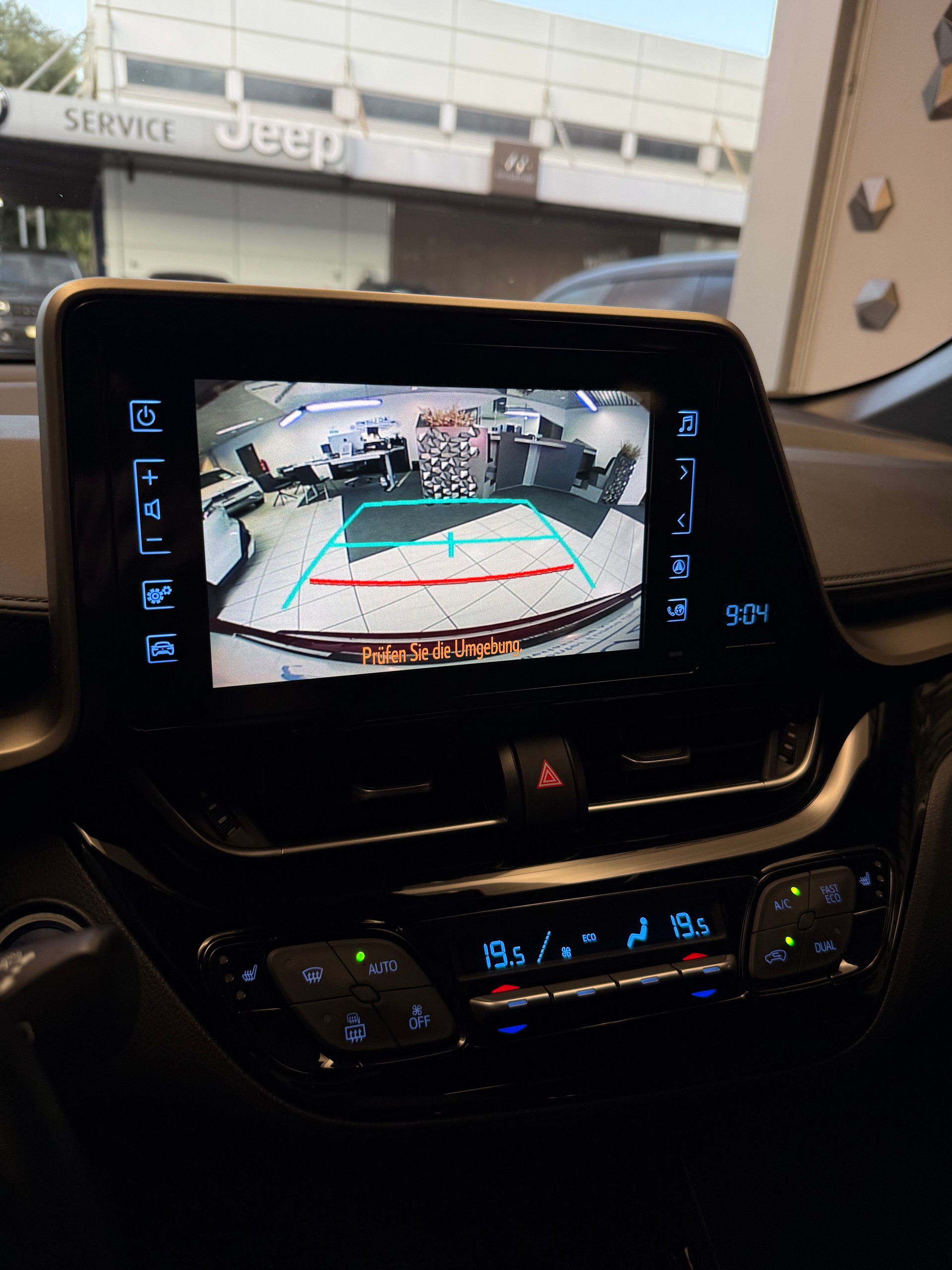 TOYOTA C-HR 1.8 HSD CVT-image-15