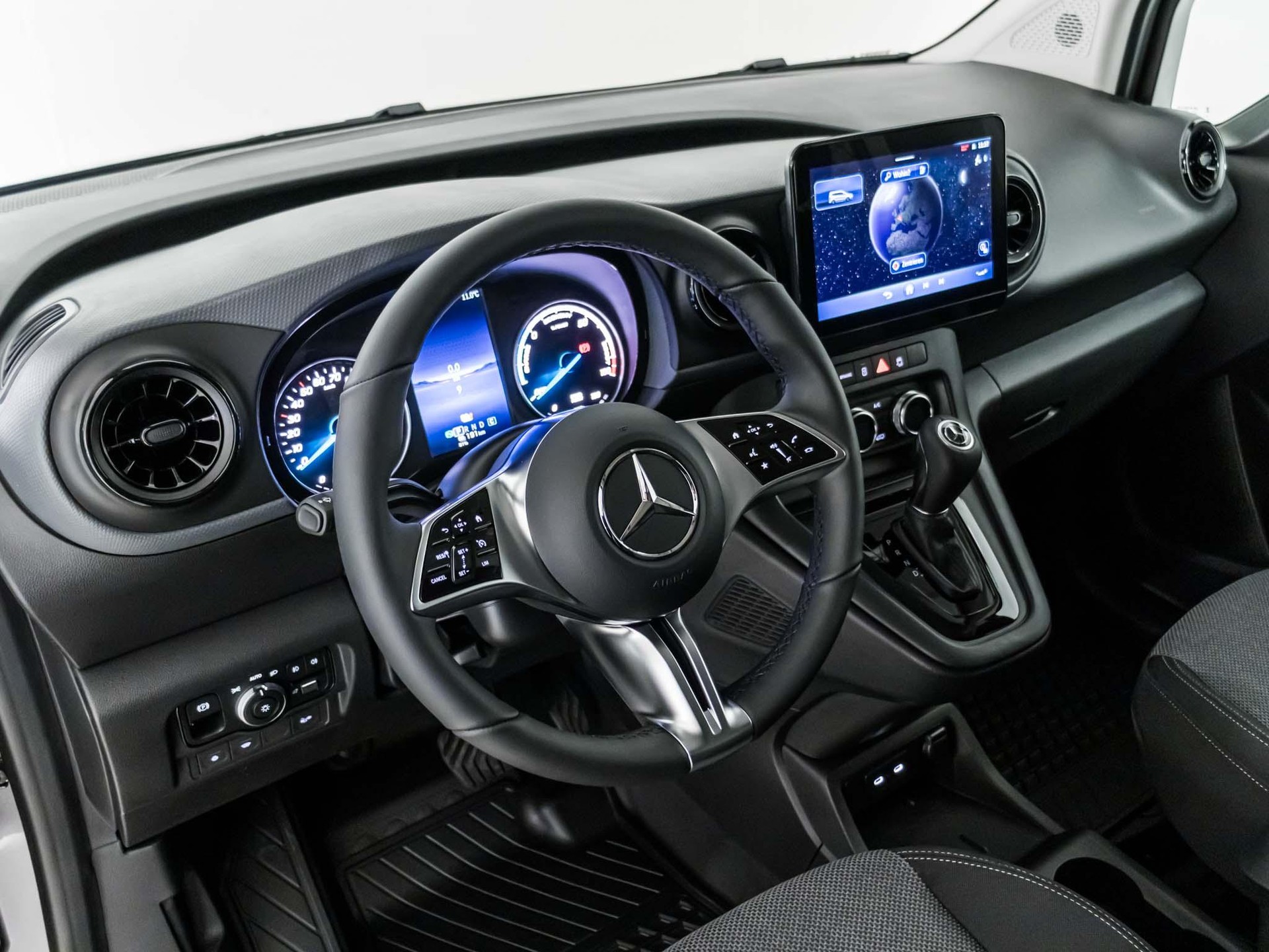 MERCEDES-BENZ eCitan Kasten BASE Standard-image-7