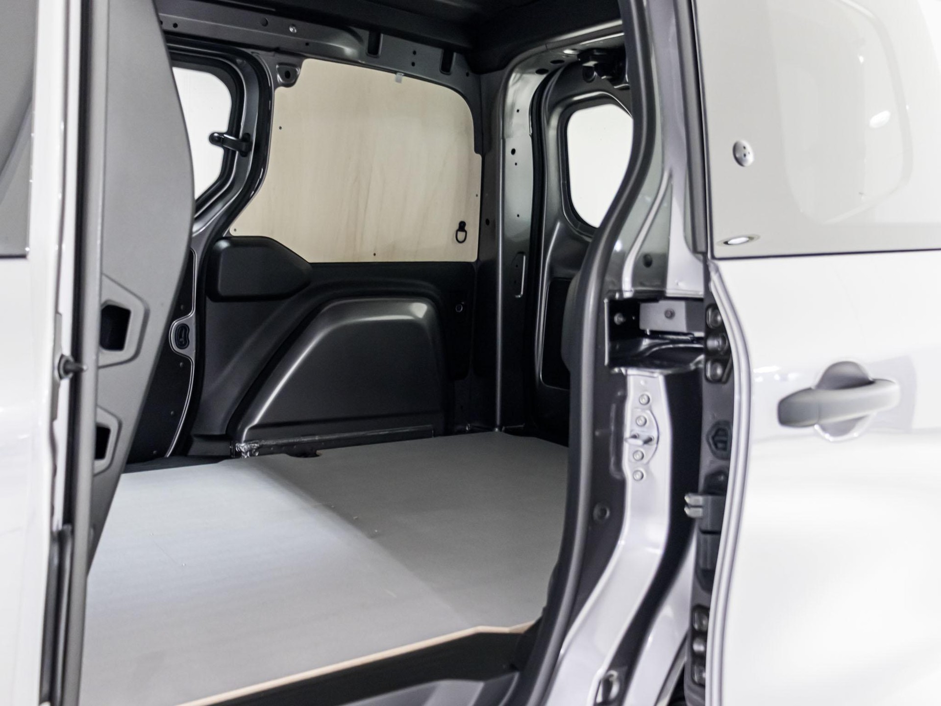 MERCEDES-BENZ eCitan Kasten BASE Standard-image-11