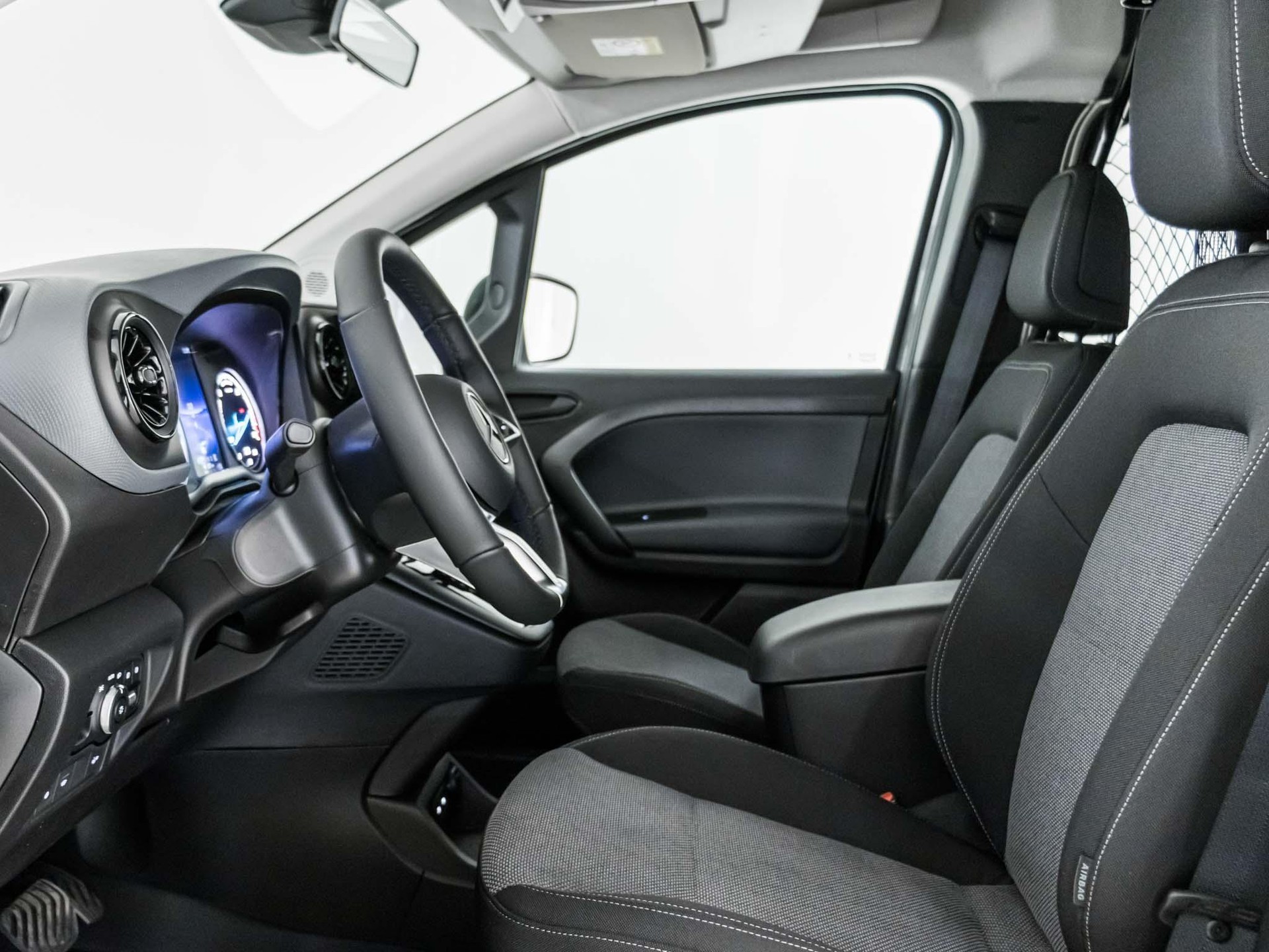 MERCEDES-BENZ eCitan Kasten BASE Standard-image-6