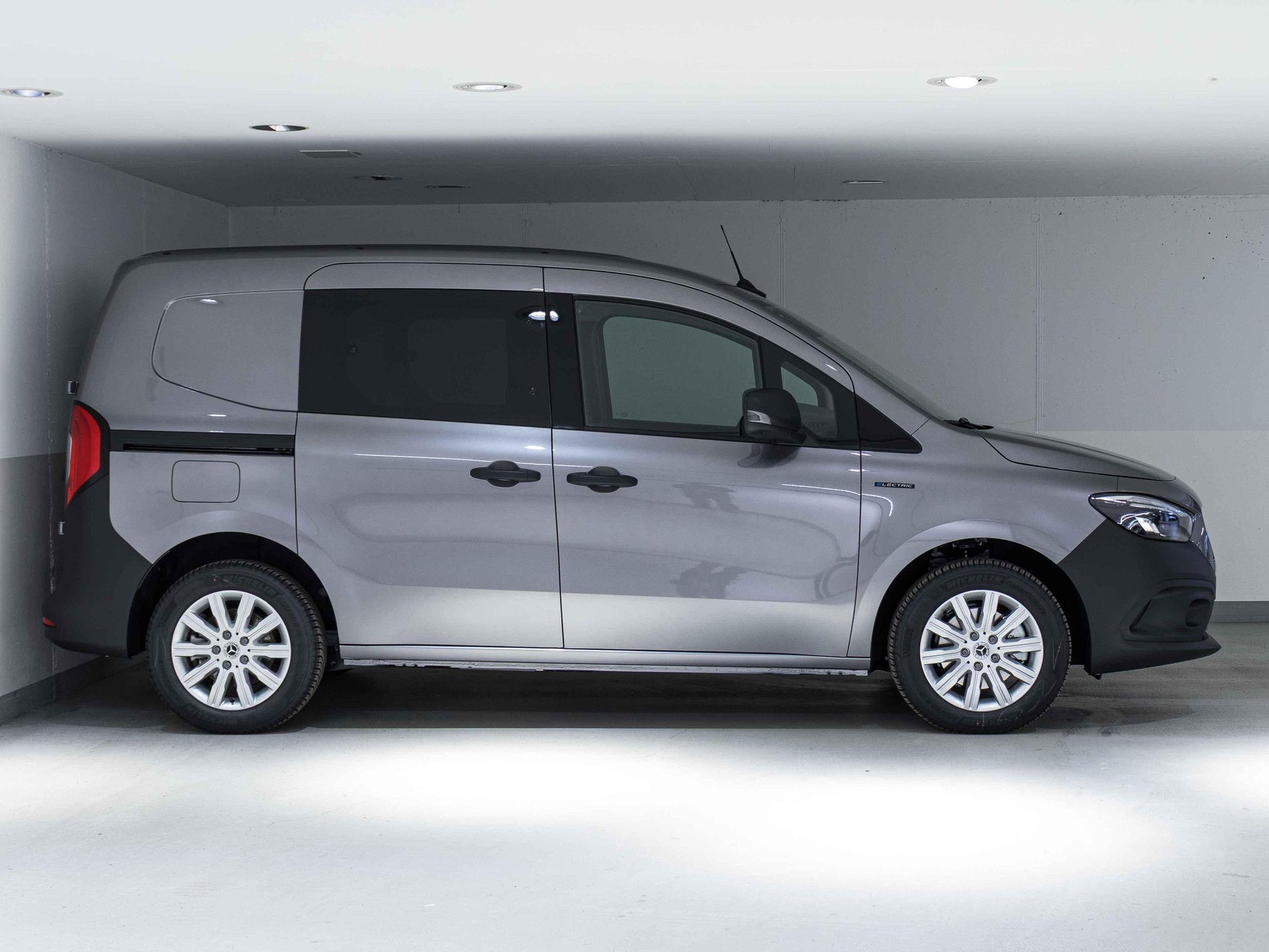 MERCEDES-BENZ eCitan Kasten BASE Standard-image-1