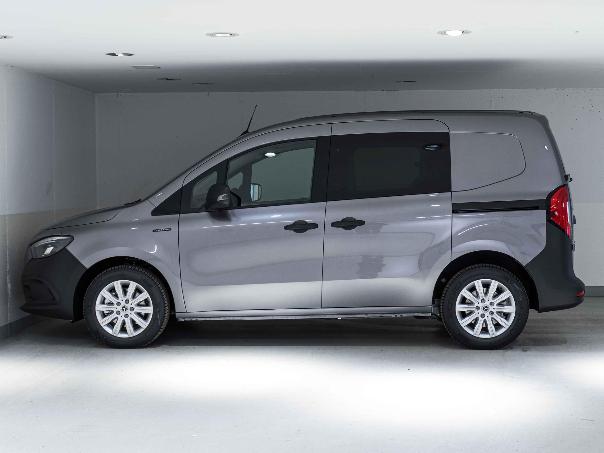 MERCEDES-BENZ eCitan Kasten BASE Standard-image-4