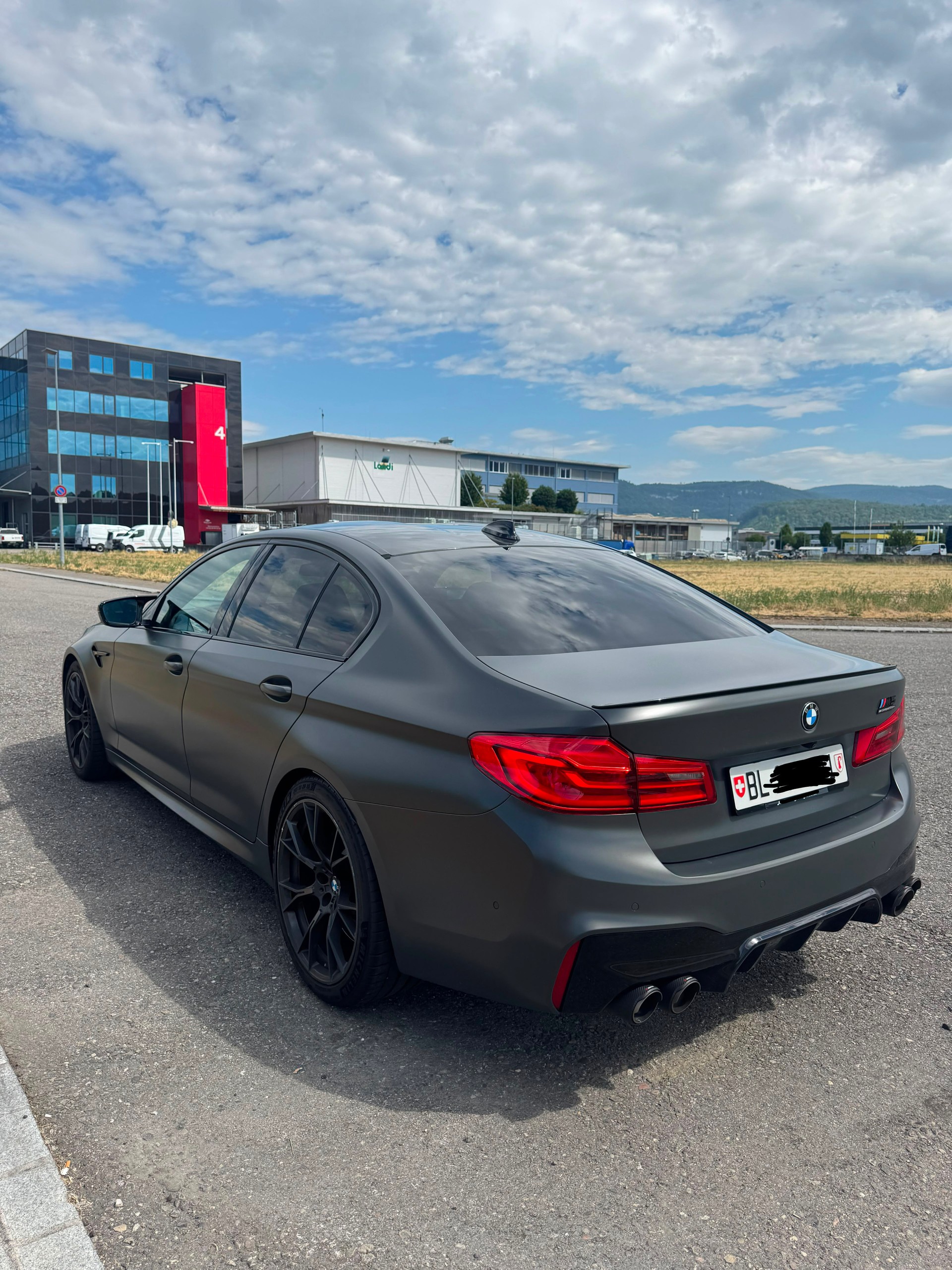BMW M5 Competition xDrive-image-2