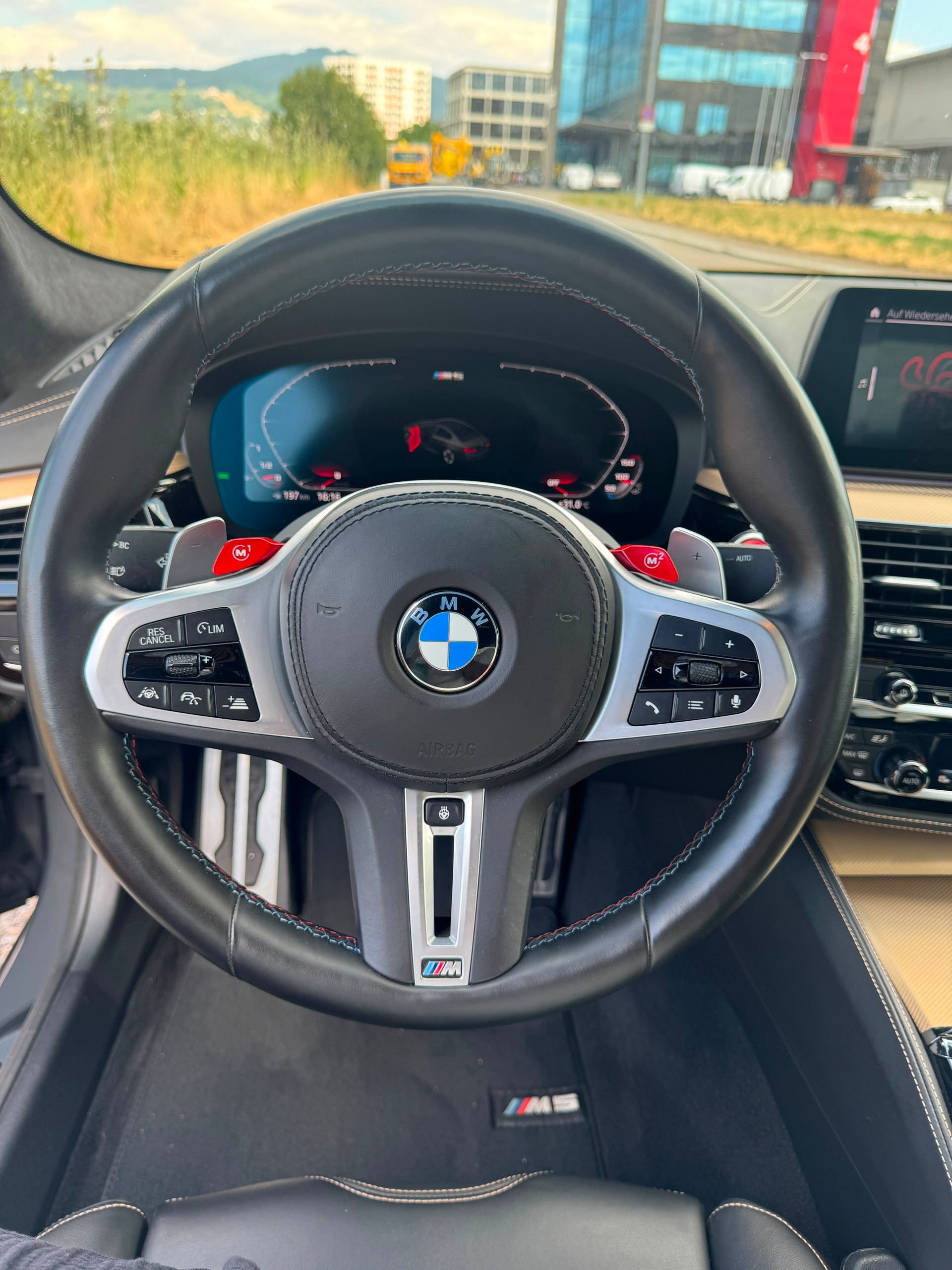 BMW M5 Competition xDrive-image-6