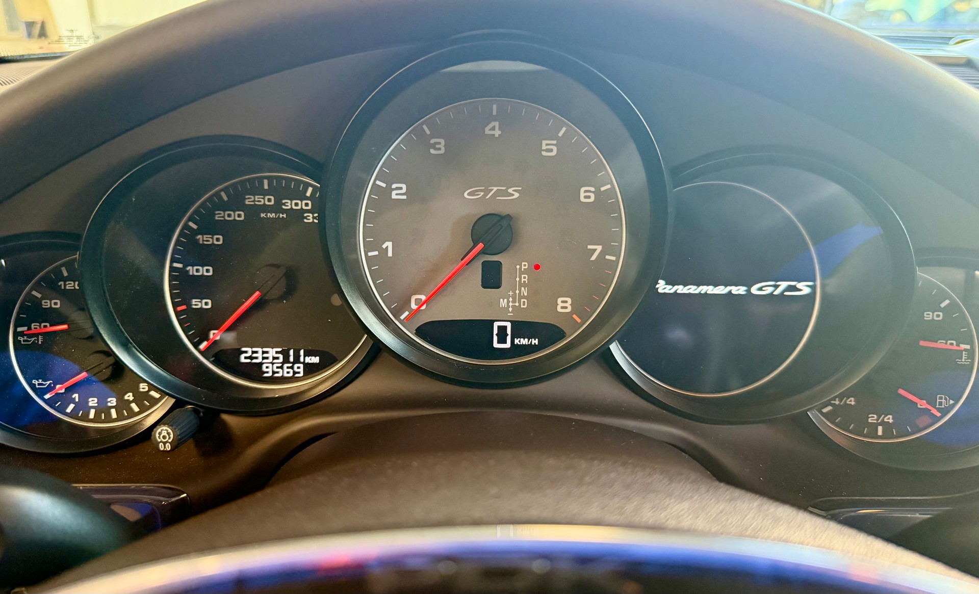 PORSCHE Panamera GTS 4.8 PDK-image-17