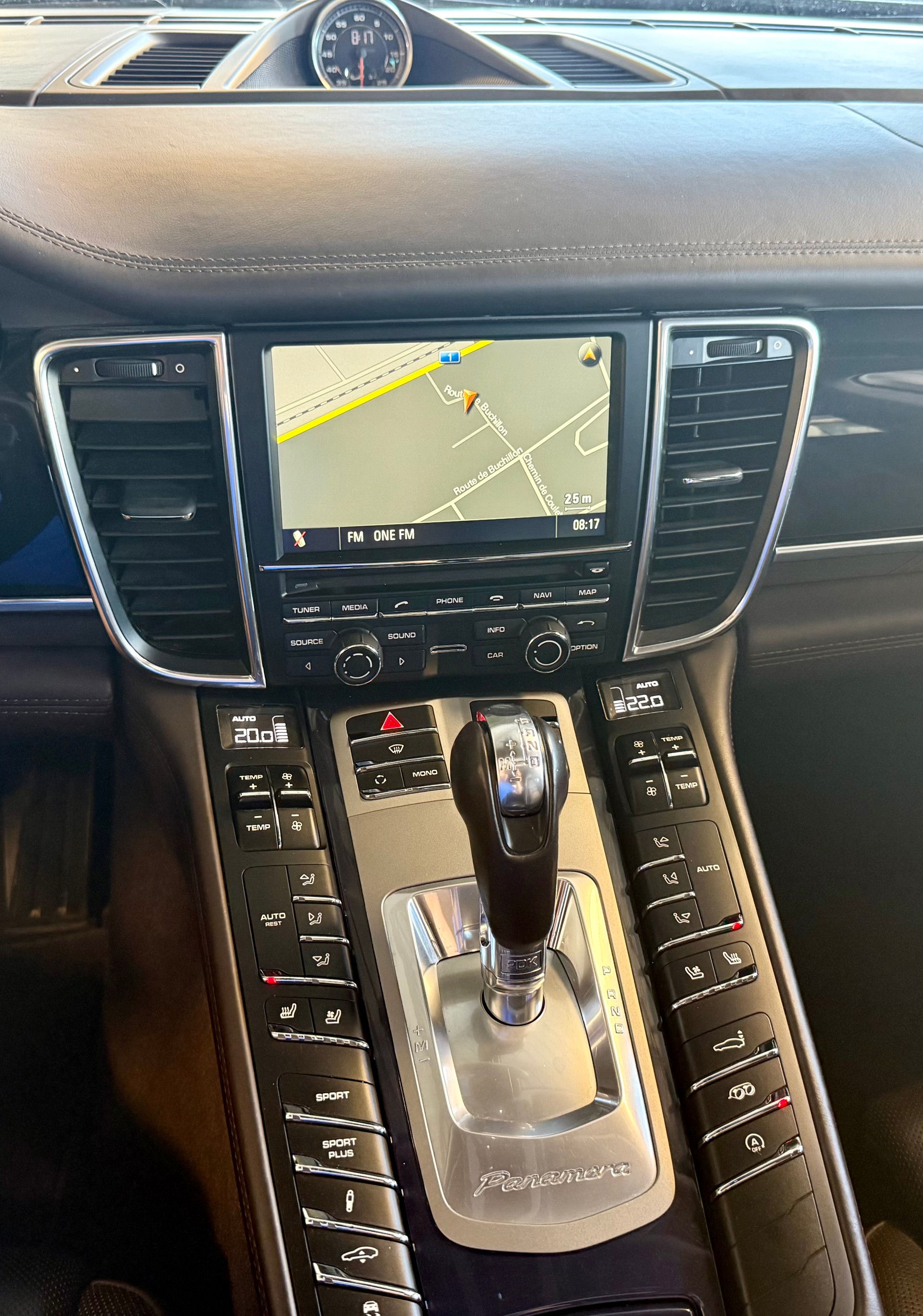 PORSCHE Panamera GTS 4.8 PDK-image-19