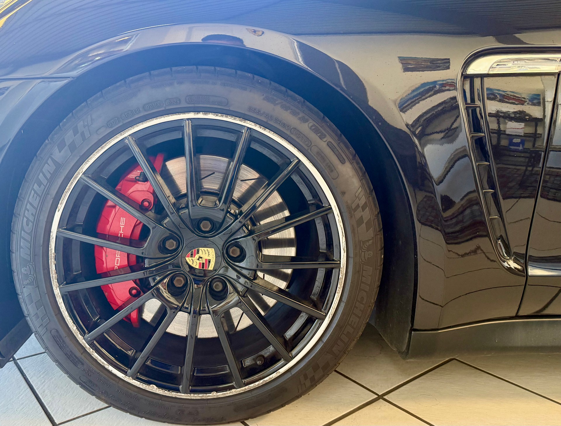 PORSCHE Panamera GTS 4.8 PDK-image-5