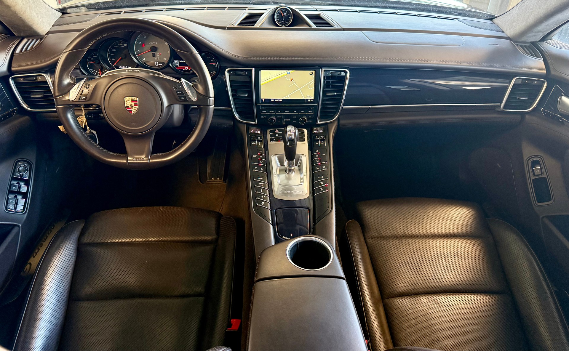 PORSCHE Panamera GTS 4.8 PDK-image-15