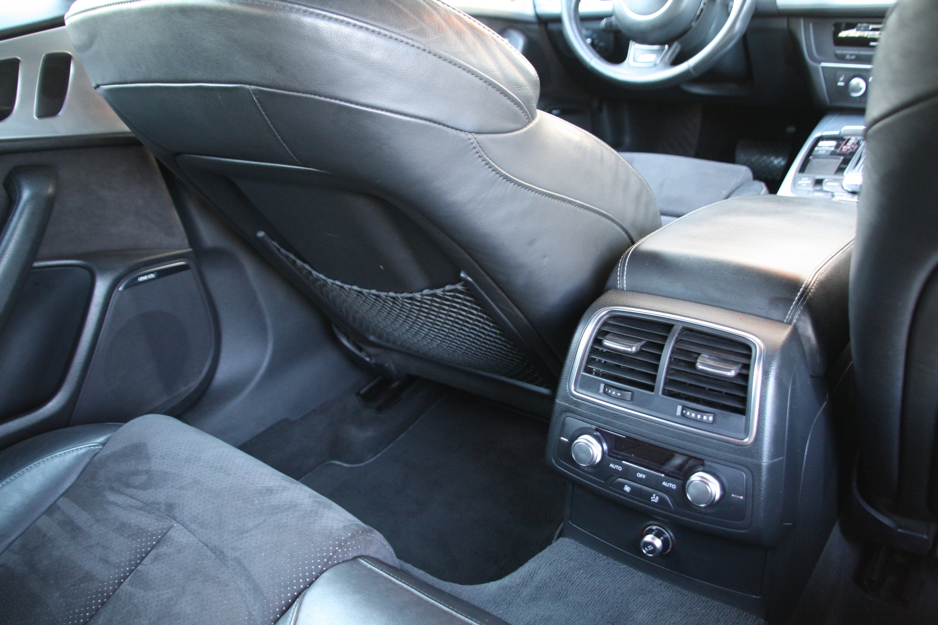 AUDI 3.0 V6 TDI 245 quattro S-Tr.-image-8
