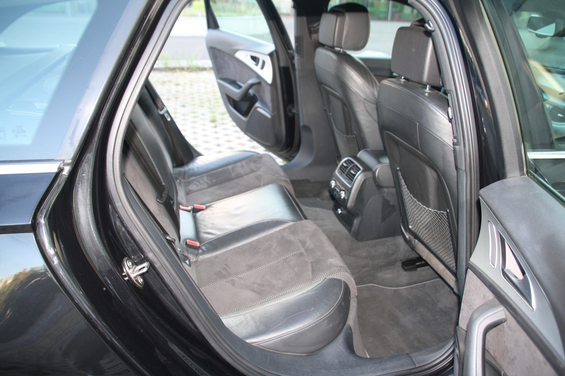 AUDI 3.0 V6 TDI 245 quattro S-Tr.-image-6