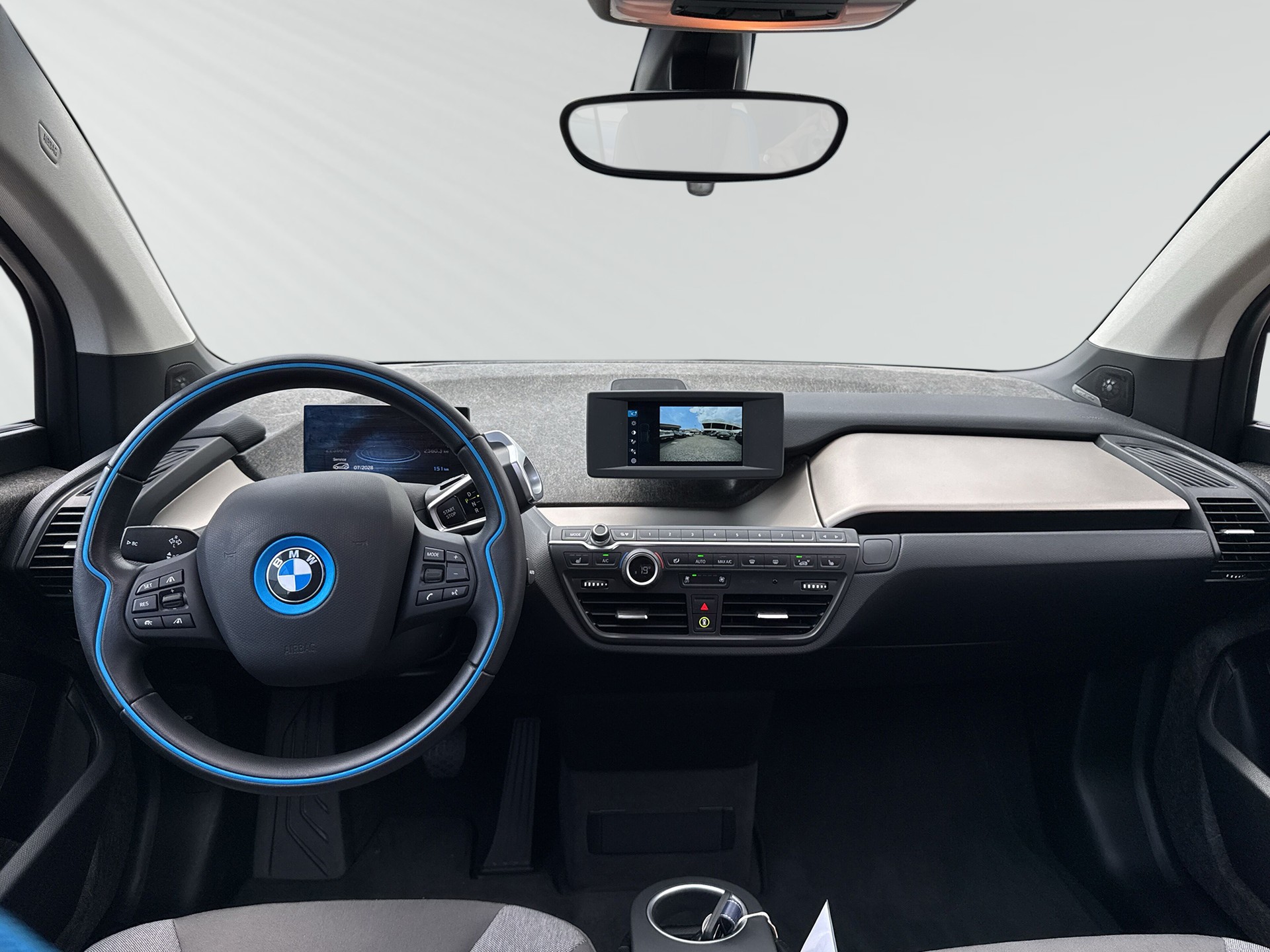 BMW i3 (120Ah)-image-5