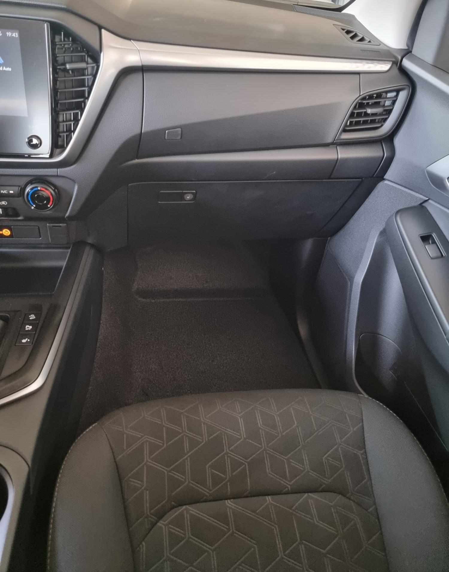ISUZU D-Max Crew Pick-up 1.9 DDi N60 BB+ 4x4-image-7