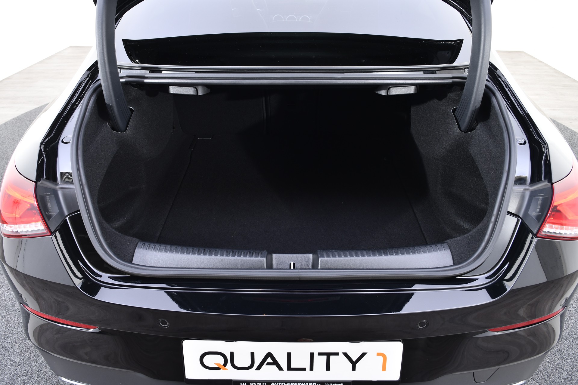 MERCEDES-BENZ CLA 180 7G-DCT-image-20