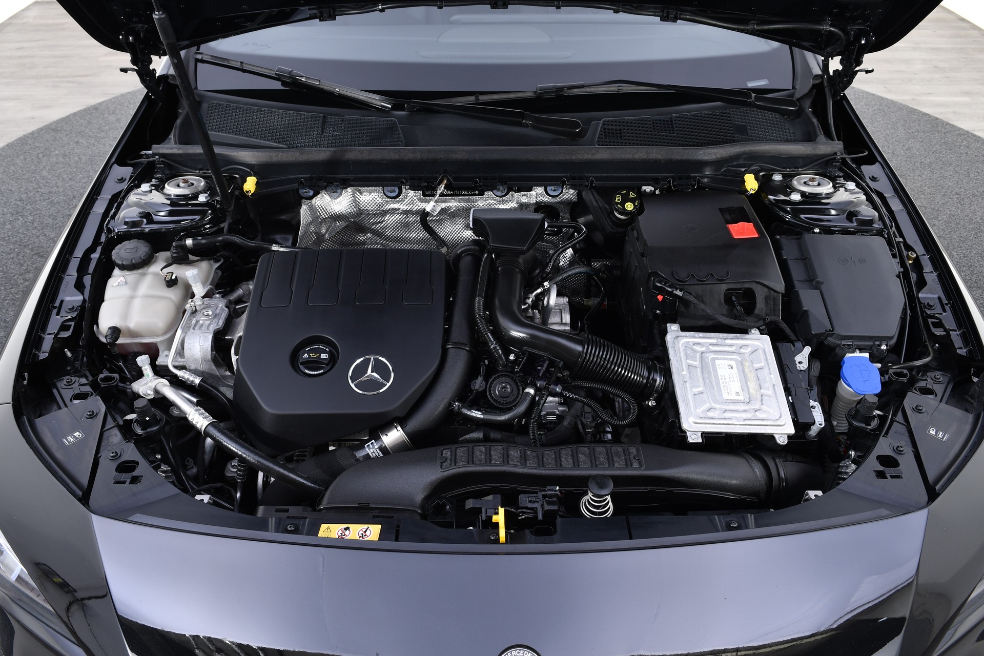 MERCEDES-BENZ CLA 180 7G-DCT-image-24