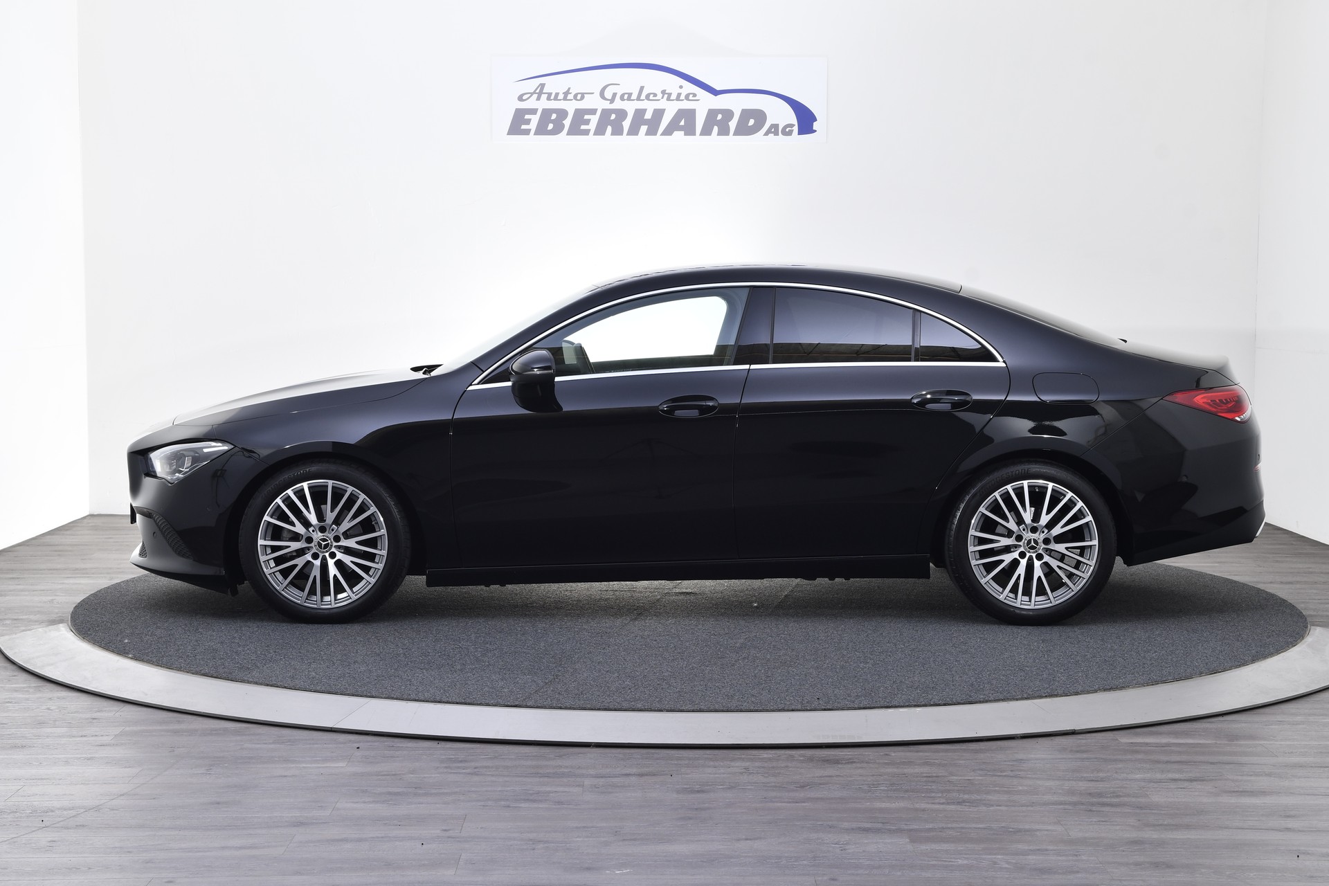 MERCEDES-BENZ CLA 180 7G-DCT-showroom-element-2