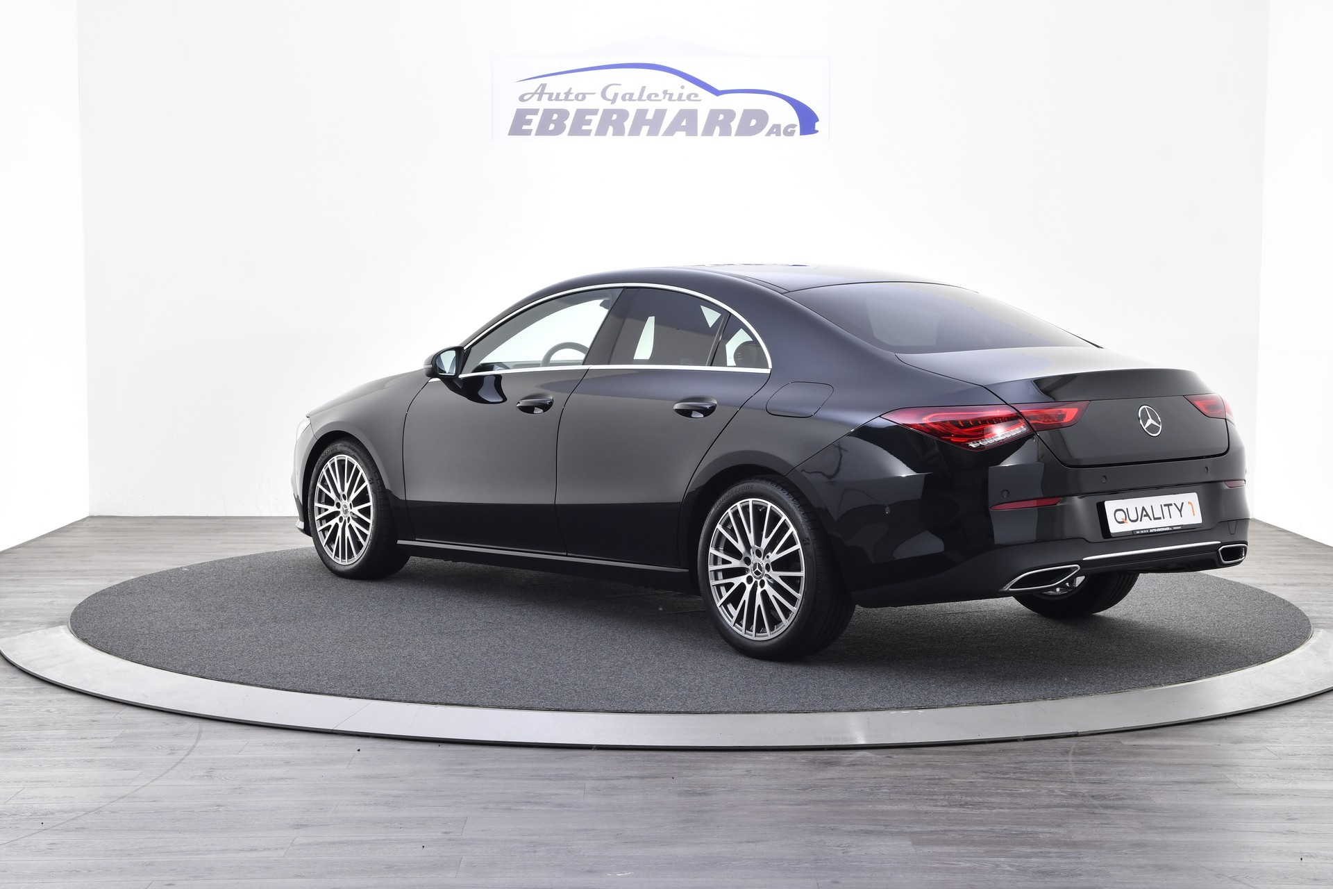 MERCEDES-BENZ CLA 180 7G-DCT-showroom-element-3