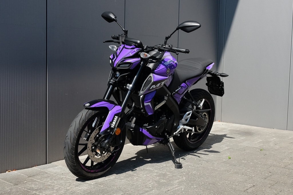 YAMAHA MT-125 ABS-showroom-element-3