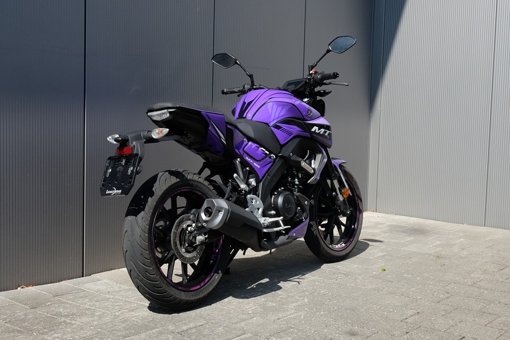 YAMAHA MT-125 ABS-showroom-element-1