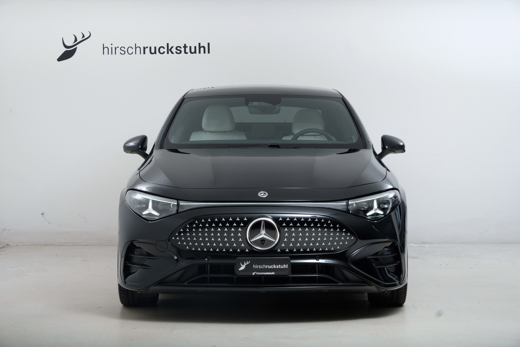 MERCEDES-BENZ CLA 350 4 Matic 85 kWh EQ-showroom-element-1