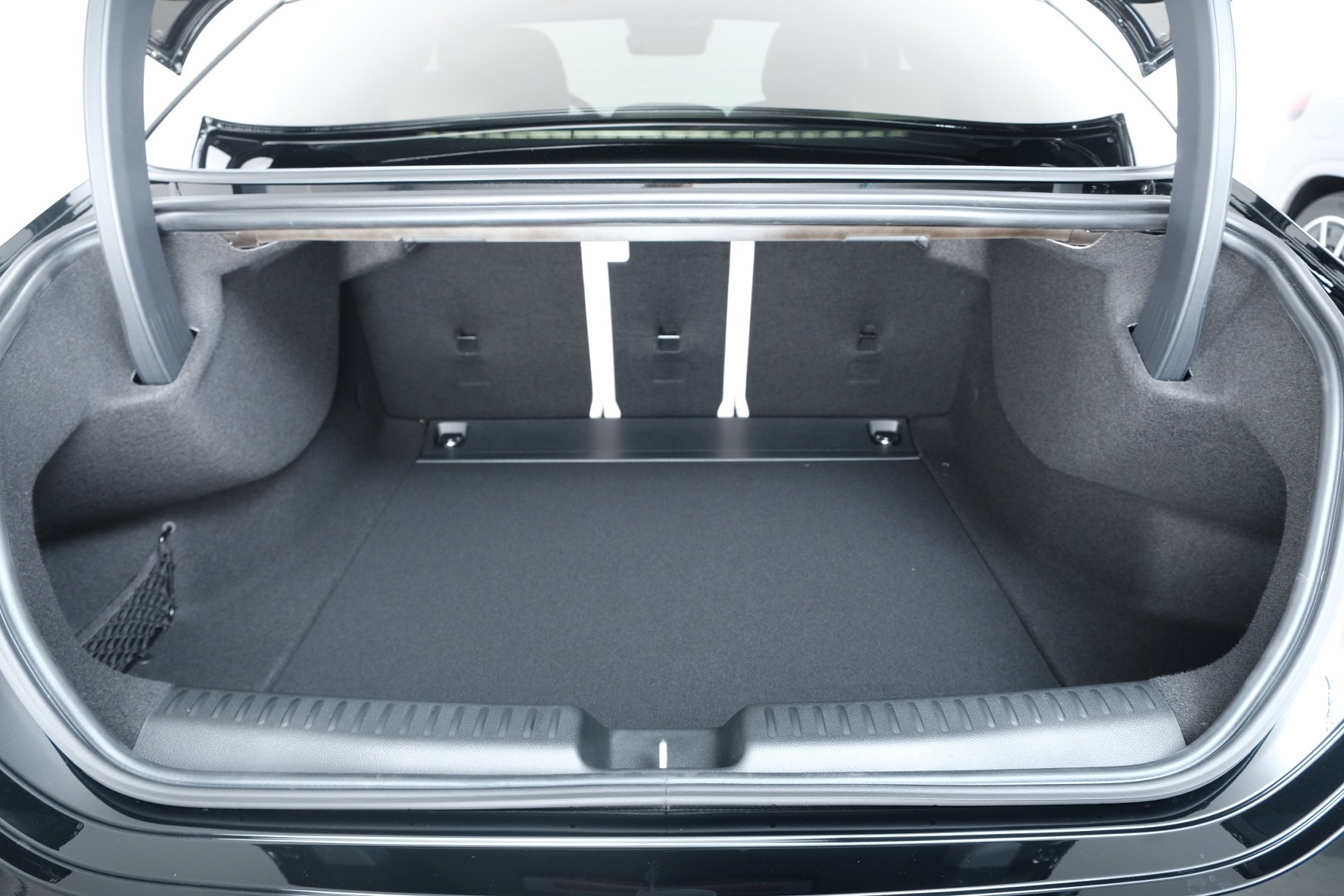 MERCEDES-BENZ CLA 350 4 Matic 85 kWh EQ-image-13