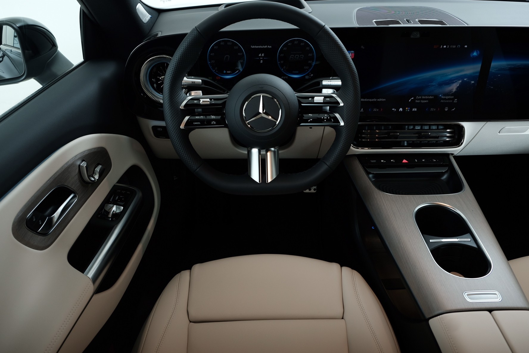 MERCEDES-BENZ CLA 350 4 Matic 85 kWh EQ-image-6
