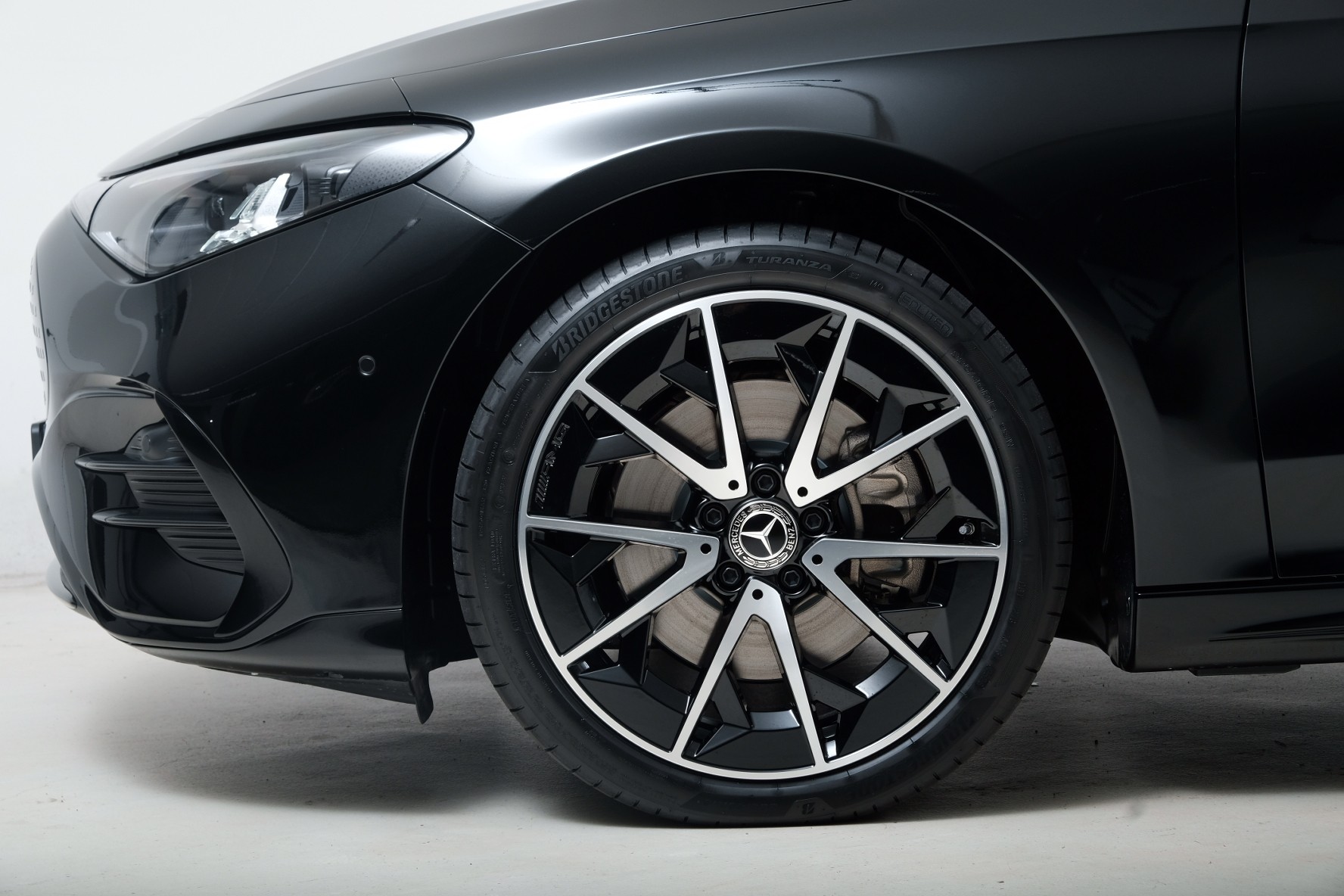MERCEDES-BENZ CLA 350 4 Matic 85 kWh EQ-showroom-element-2