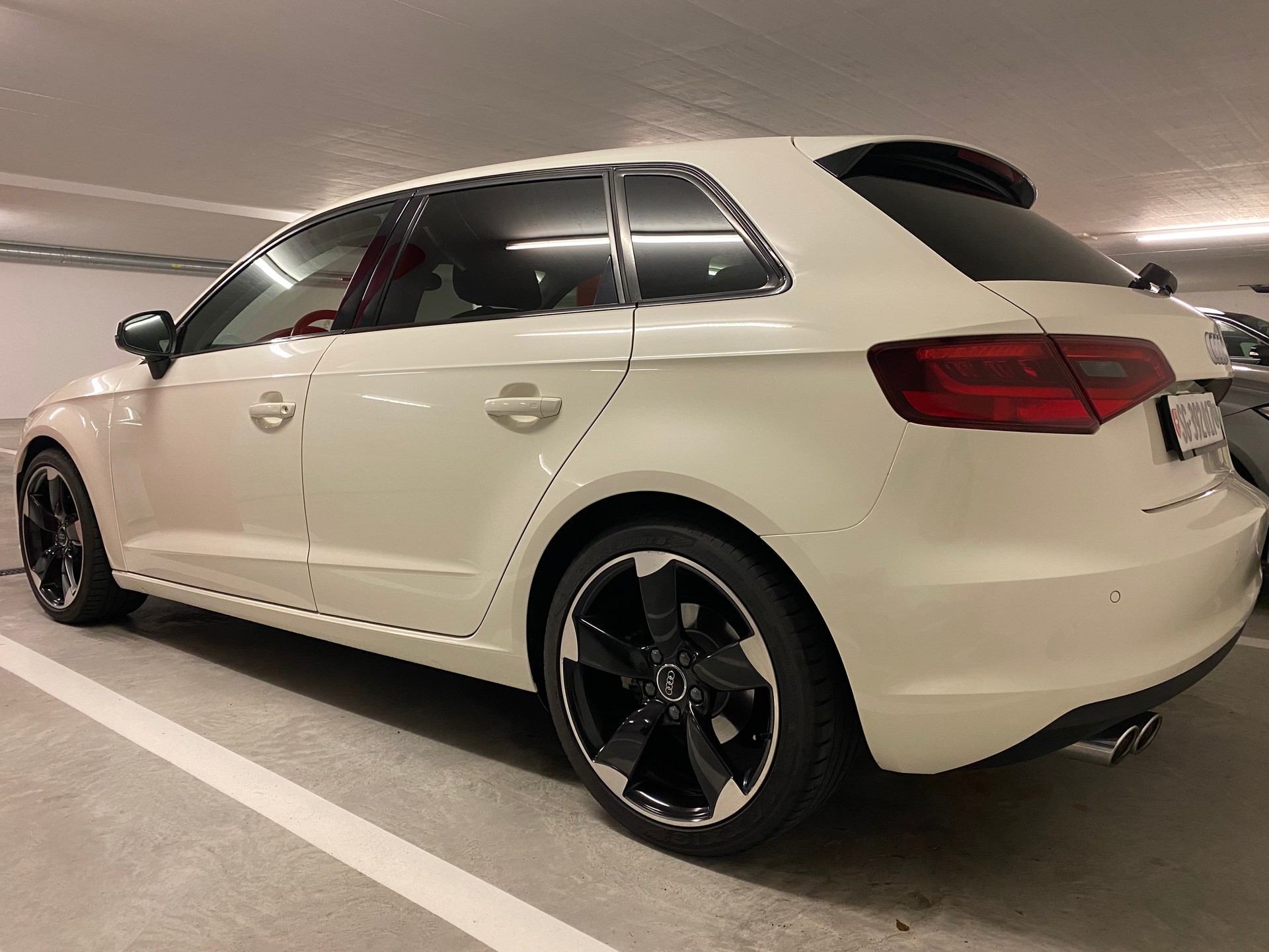 AUDI 2.0 TDI 150 Ambiente S-Tr-image-2