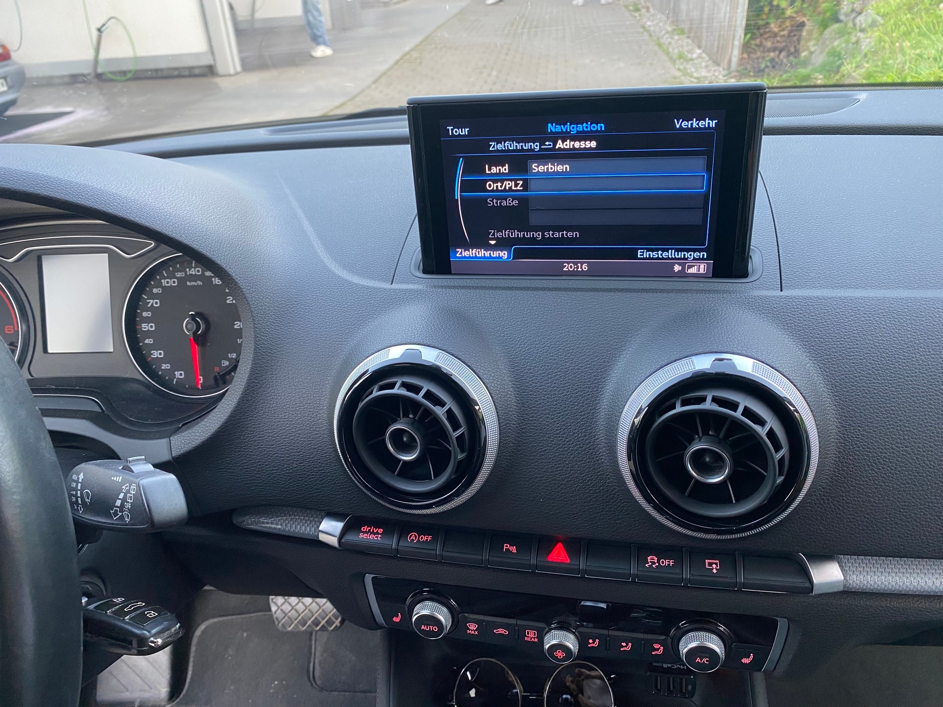 AUDI 2.0 TDI 150 Ambiente S-Tr-image-4