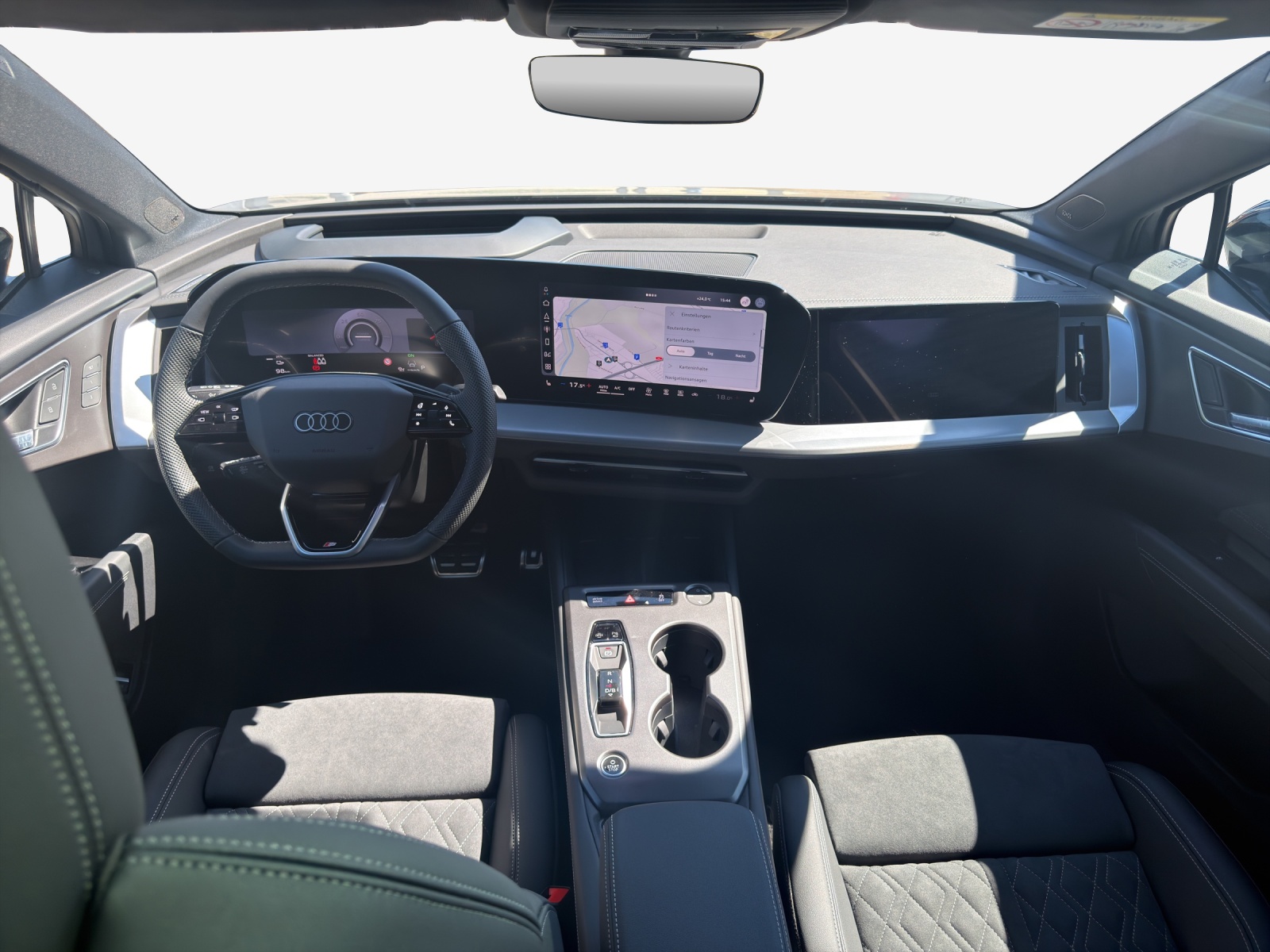 AUDI Q4 e-tron SUV quattro performance Swiss Ski-image-8