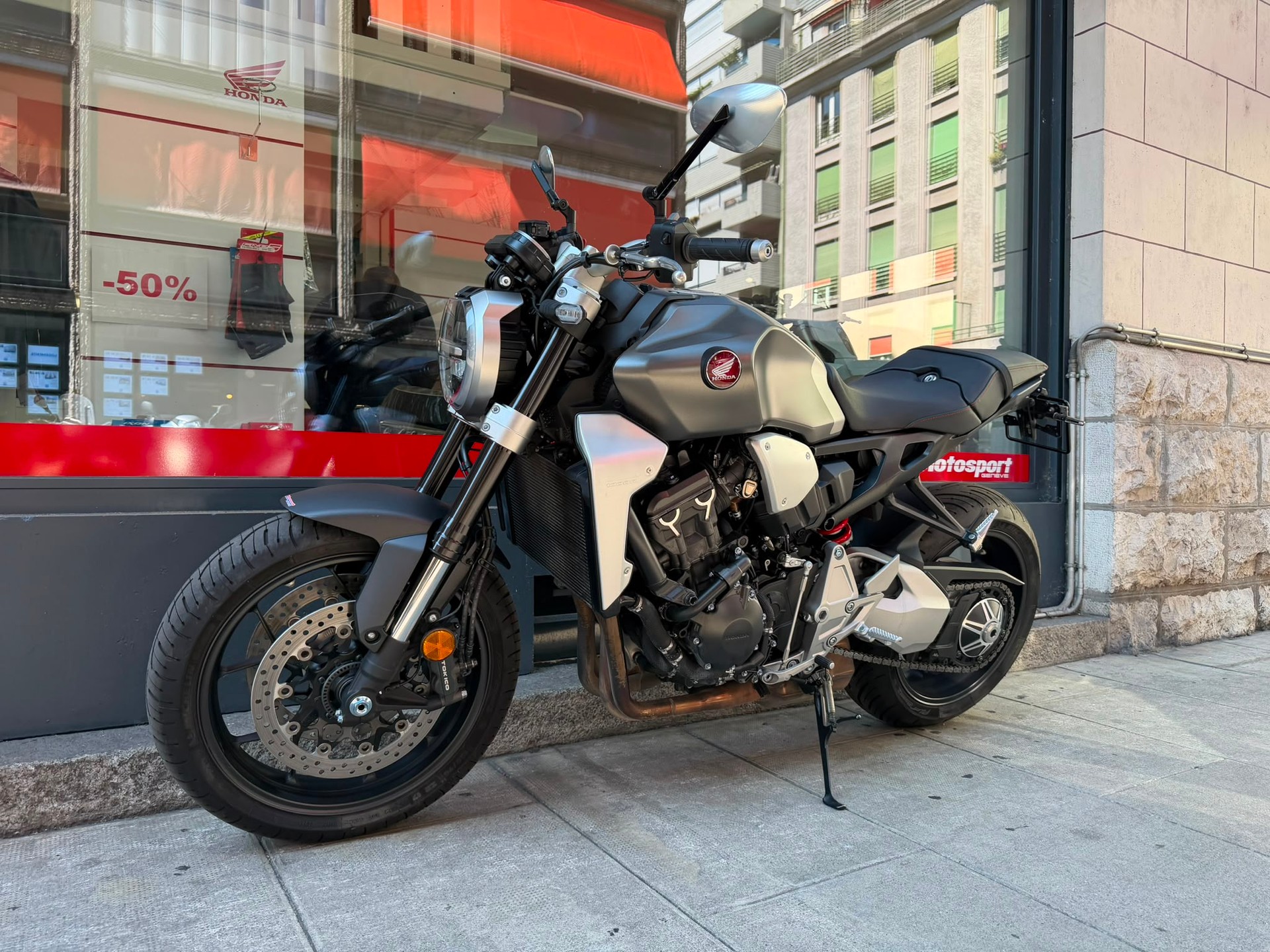 HONDA CB 1000 R ABS-image-4