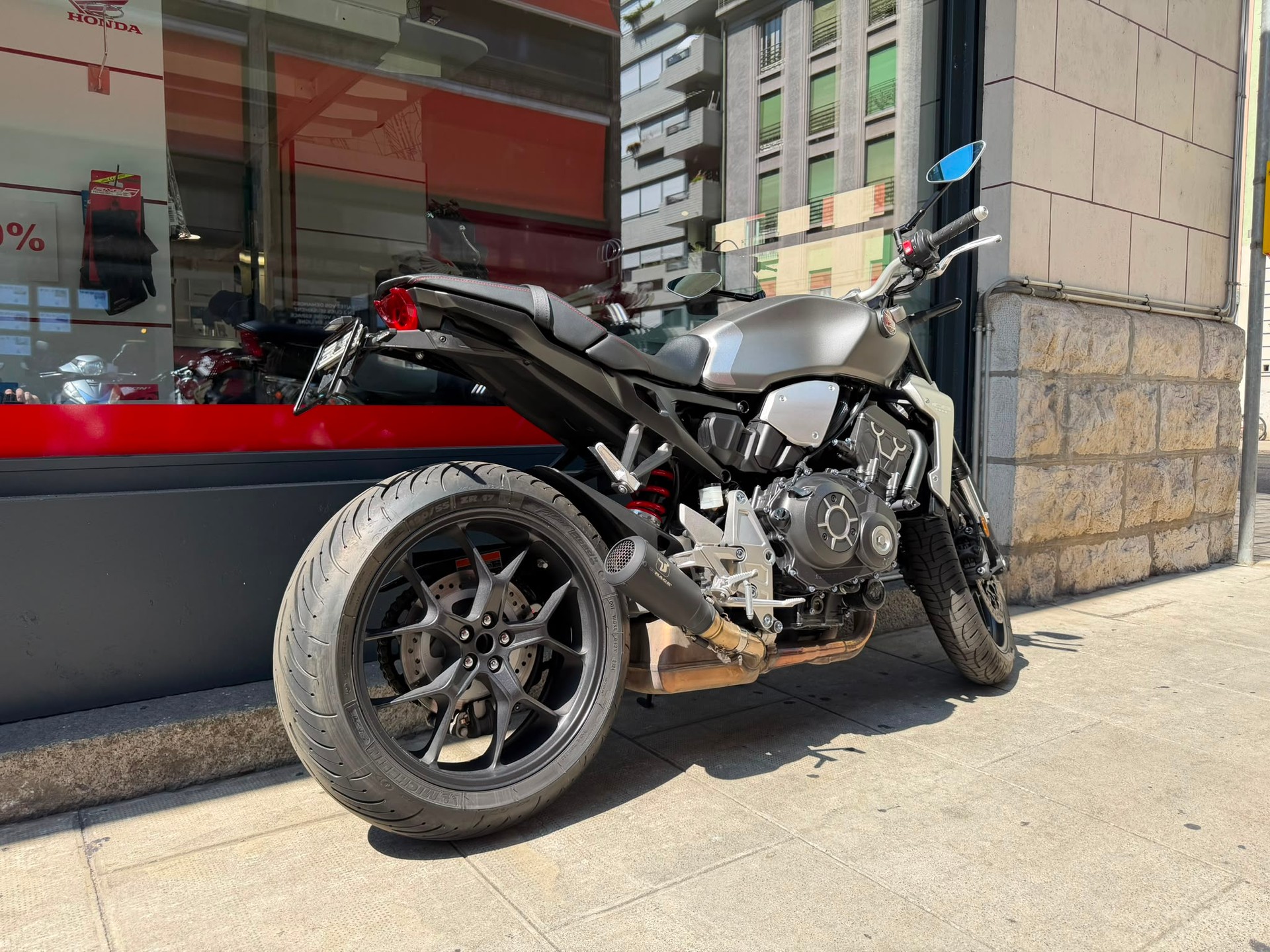 HONDA CB 1000 R ABS-image-2