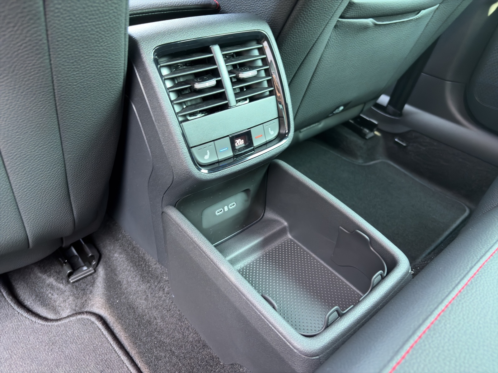 SKODA Octavia Combi 2.0 TSI DSG RS 30 Years Edition-image-15