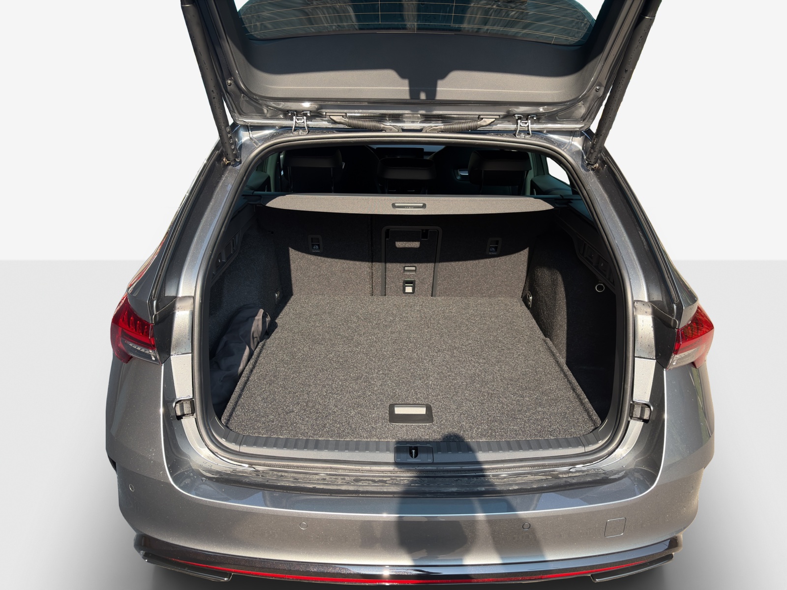 SKODA Octavia Combi 2.0 TSI DSG RS 30 Years Edition-image-12