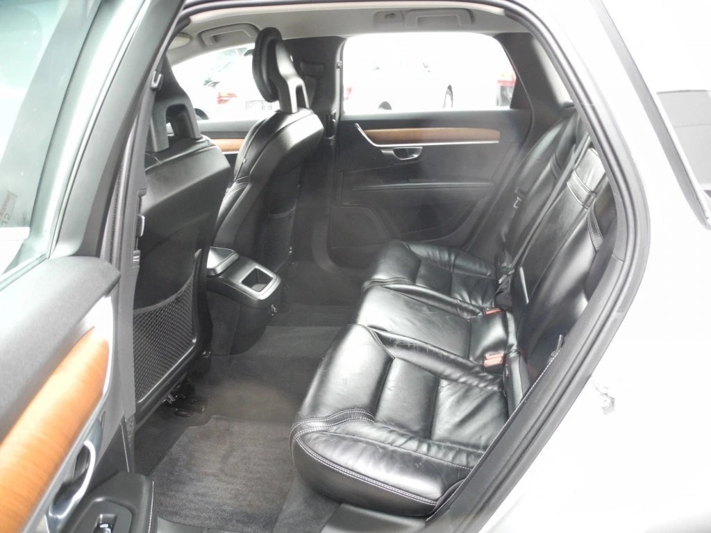 VOLVO V90 D4 AWD Inscription Geartronic ** Voll-Leder Ausstattung ** Gr-Navi mit RF-Kamera ** Frisch MFK *-image-12