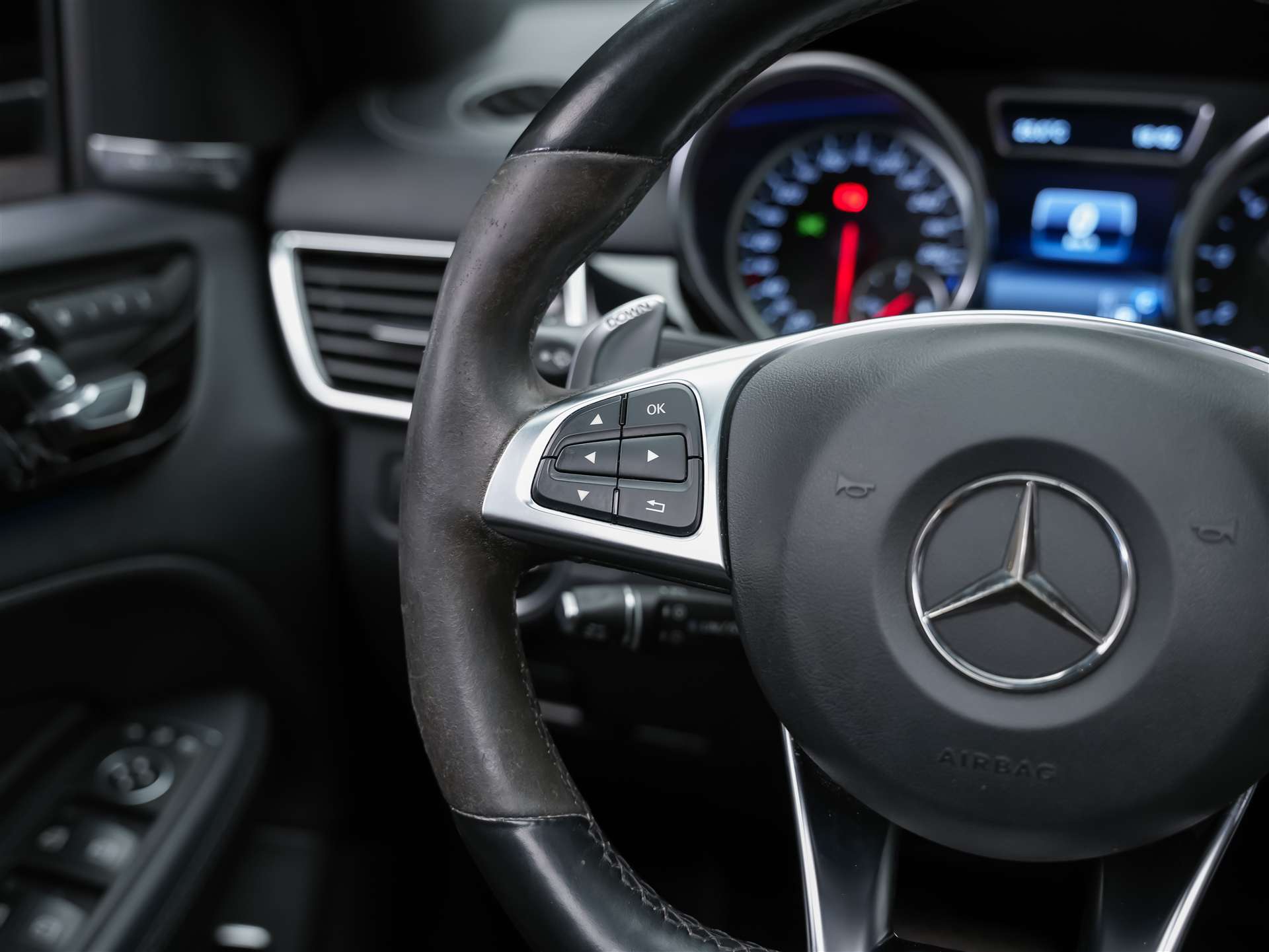 MERCEDES-BENZ GLE Coupé 43 AMG 4Matic 9G-Tronic *CH-Auto*Panorama*360° Kamera*Night Paket*-image-27