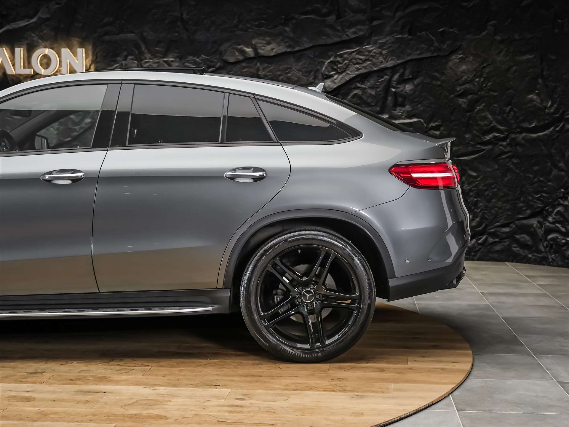 MERCEDES-BENZ GLE Coupé 43 AMG 4Matic 9G-Tronic *CH-Auto*Panorama*360° Kamera*Night Paket*-image-18