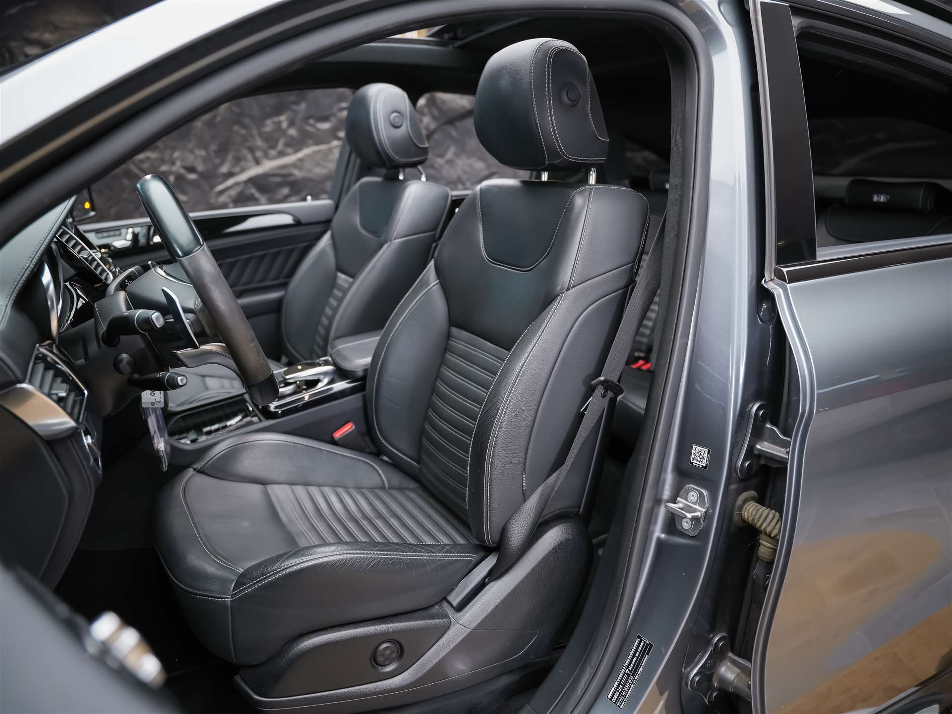 MERCEDES-BENZ GLE Coupé 43 AMG 4Matic 9G-Tronic *CH-Auto*Panorama*360° Kamera*Night Paket*-image-9
