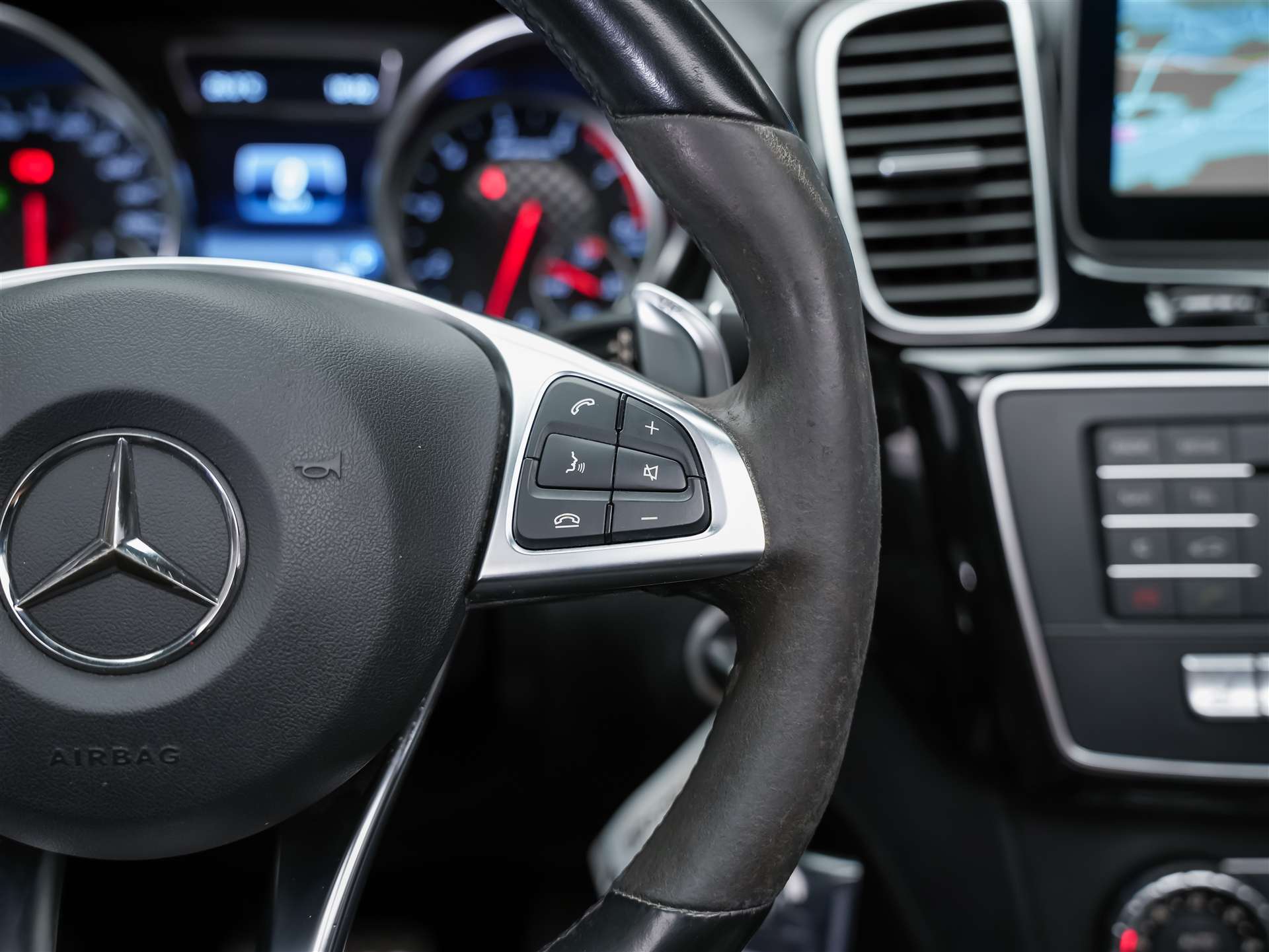 MERCEDES-BENZ GLE Coupé 43 AMG 4Matic 9G-Tronic *CH-Auto*Panorama*360° Kamera*Night Paket*-image-28