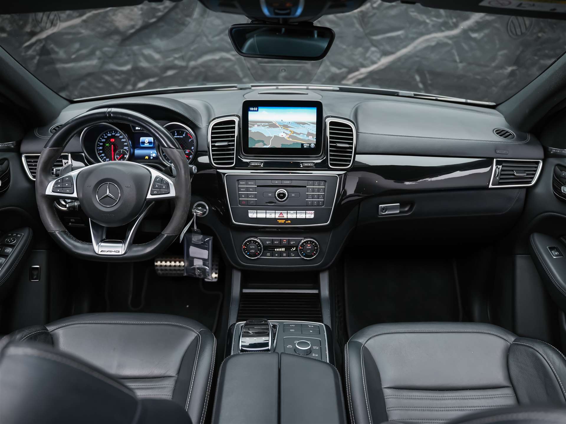 MERCEDES-BENZ GLE Coupé 43 AMG 4Matic 9G-Tronic *CH-Auto*Panorama*360° Kamera*Night Paket*-image-19