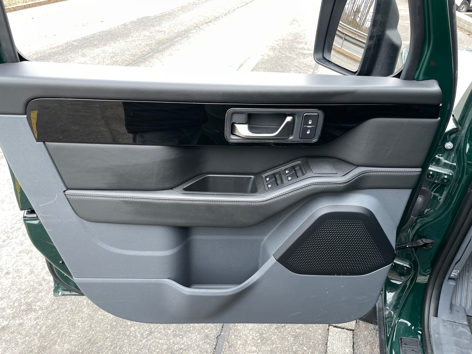 INEOS Grenadier 3.0D Utility Wagon 2-Sitz-image-10