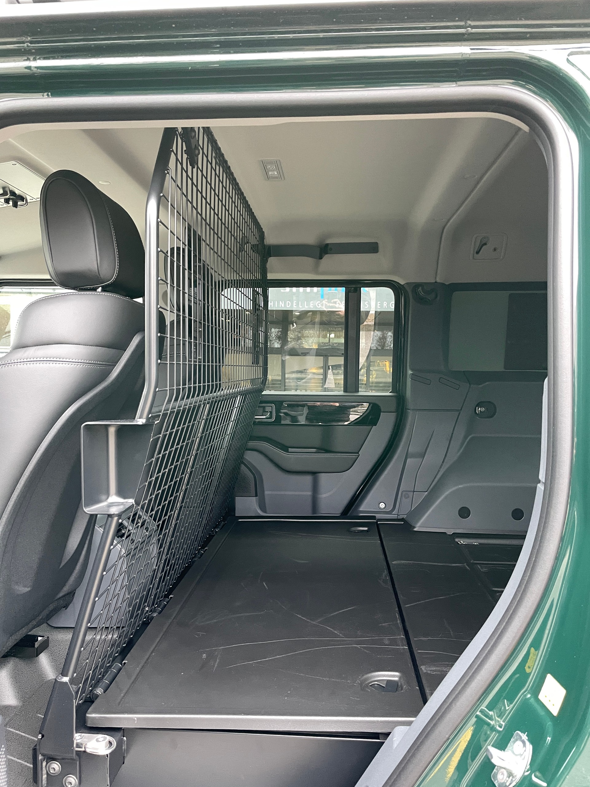 INEOS Grenadier 3.0D Utility Wagon 2-Sitz-image-14