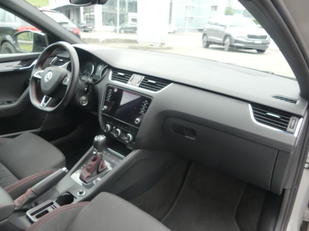 SKODA Octavia Combi 2.0 TDI RS Prag 4x4 DSG-image-8