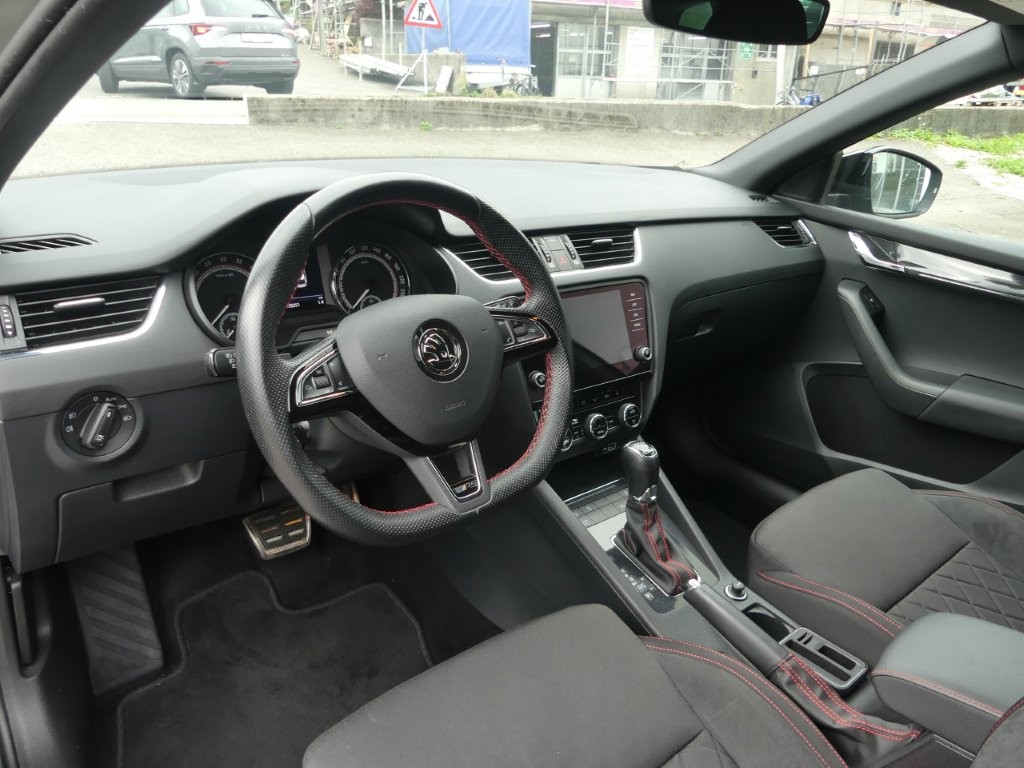 SKODA Octavia Combi 2.0 TDI RS Prag 4x4 DSG-image-6