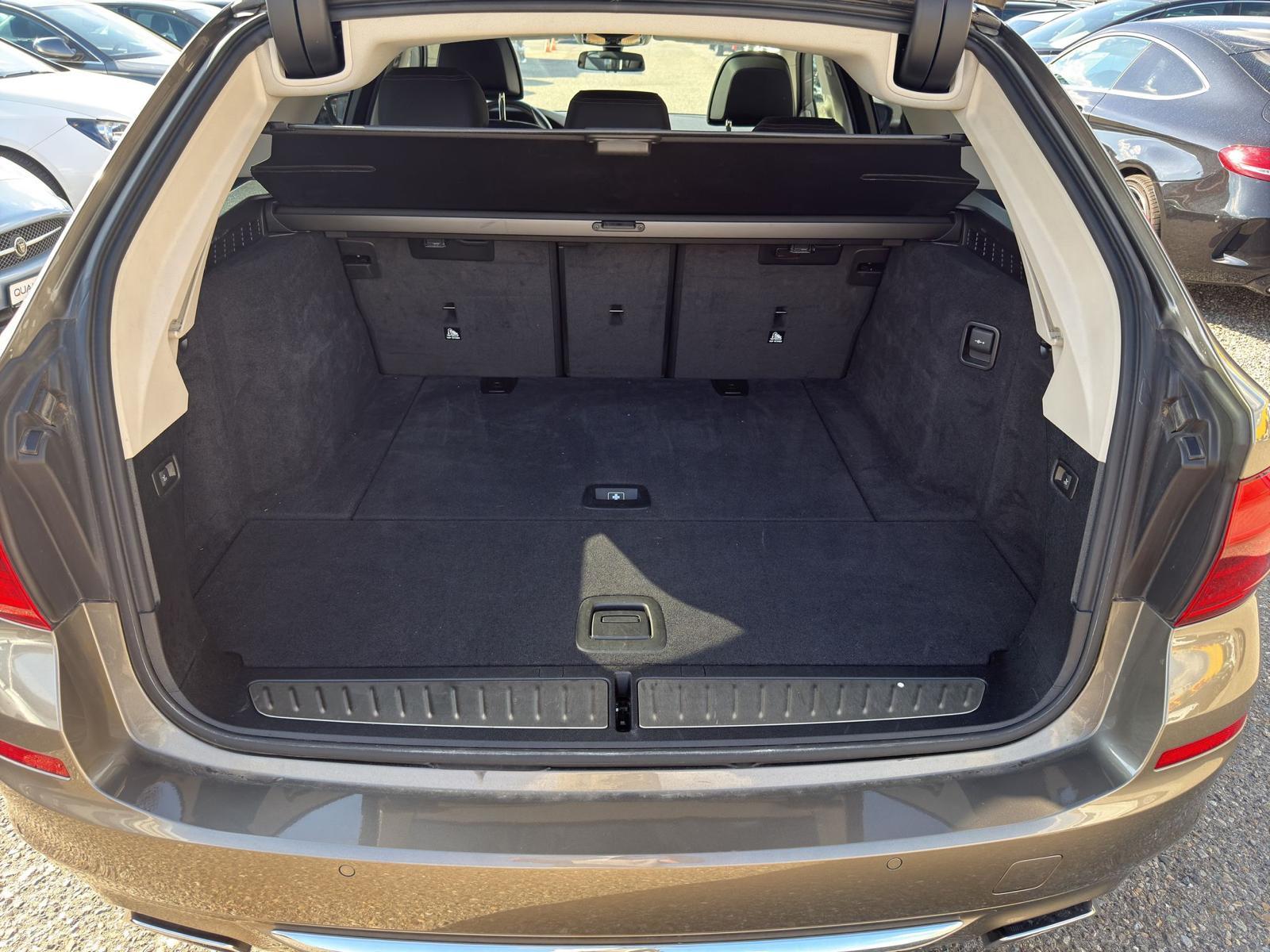 BMW 540d xDrive Touring-image-19