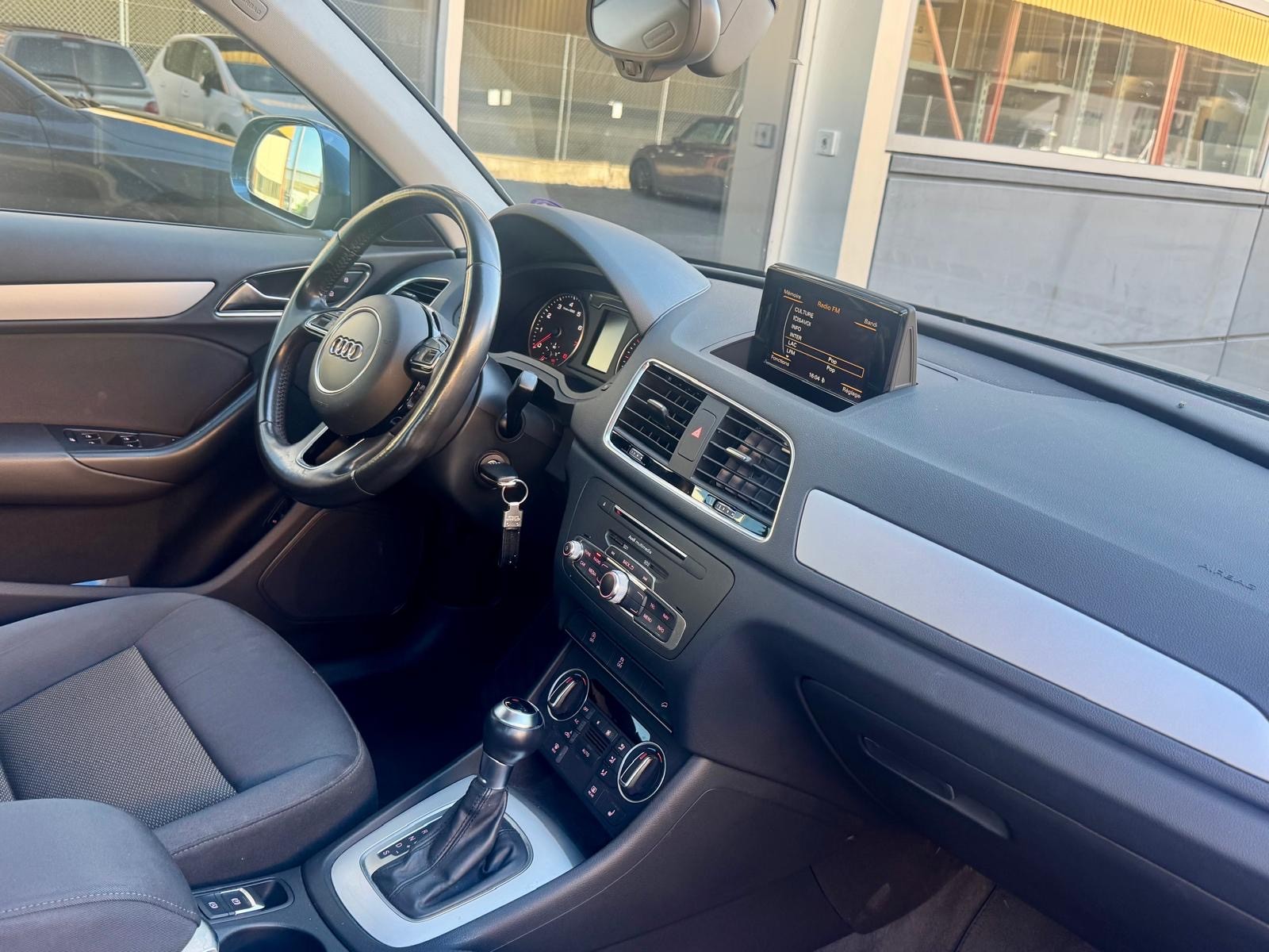 AUDI Q3 1.4 TFSI S-tronic-image-6