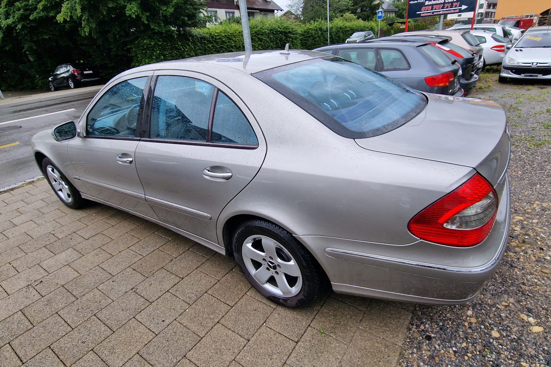 MERCEDES-BENZ E 350 Avantgarde 4Matic Automatic-image-5